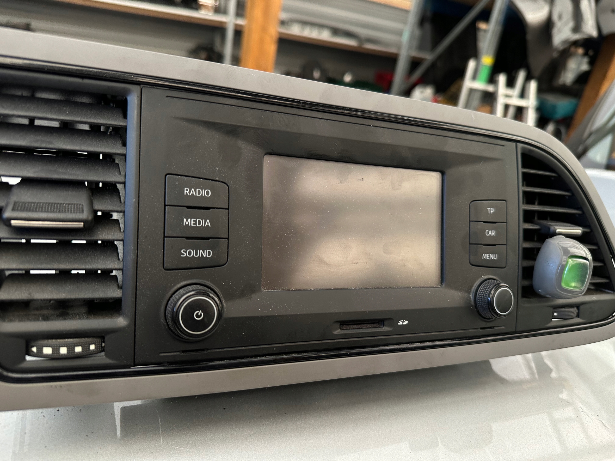 Radio display Seat Leon III 5F0035885A dekor komplet stan bdb