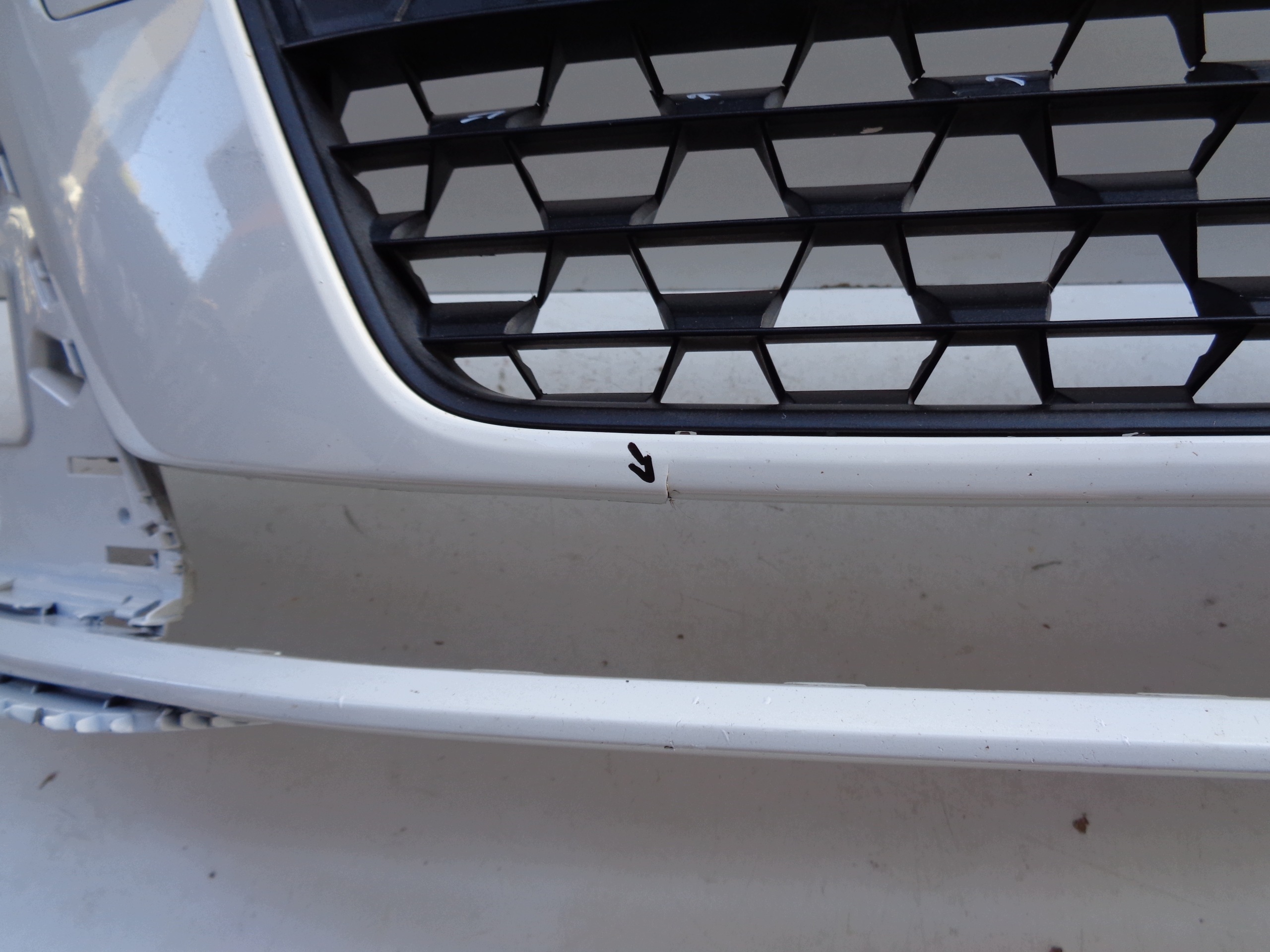 front bumper AUDI A1 II 82A 18- NR 52560
