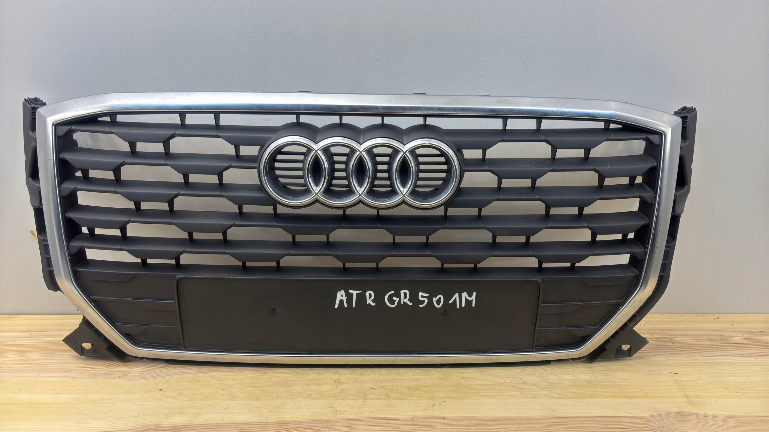 Audi Q2 Kühlergrill FRONTGRILL Kühlergitter 81A8536510G - Thumbnail 1