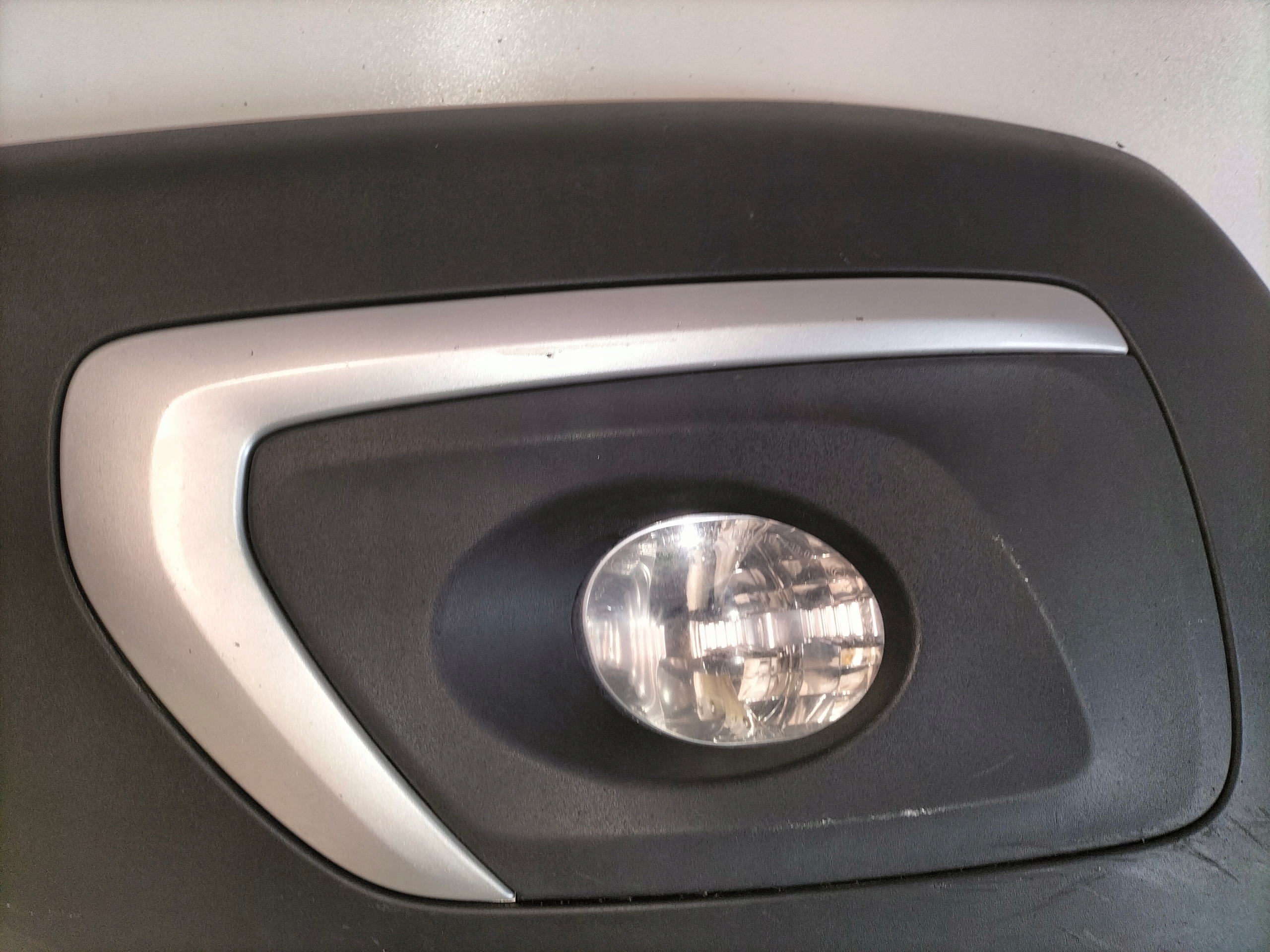 roh nárazníku předního předek levý VOLVO XC70 II 07