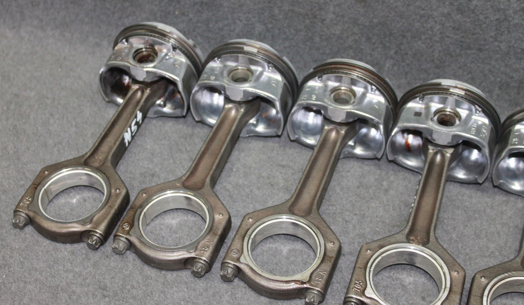 BMW E88 E90 E60 F01 E71 N54B30A 3.5i 4.0i Piston Bielle - 7577581 8497B