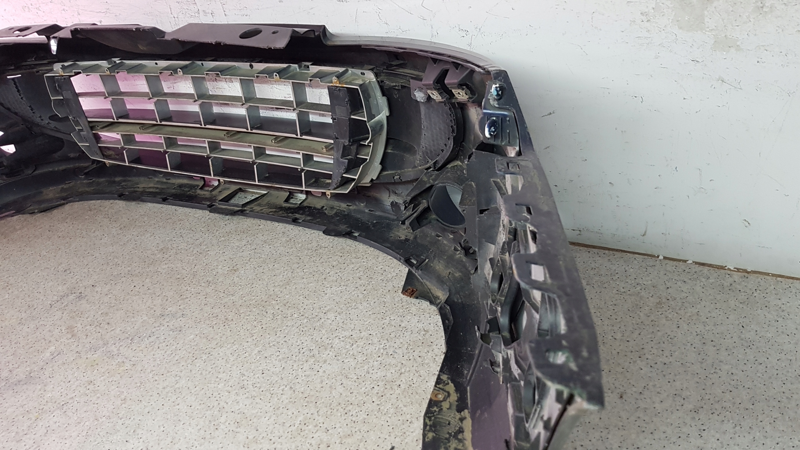 PEUGEOT 407 COUPE STOSSSTANGE VORNE 8405