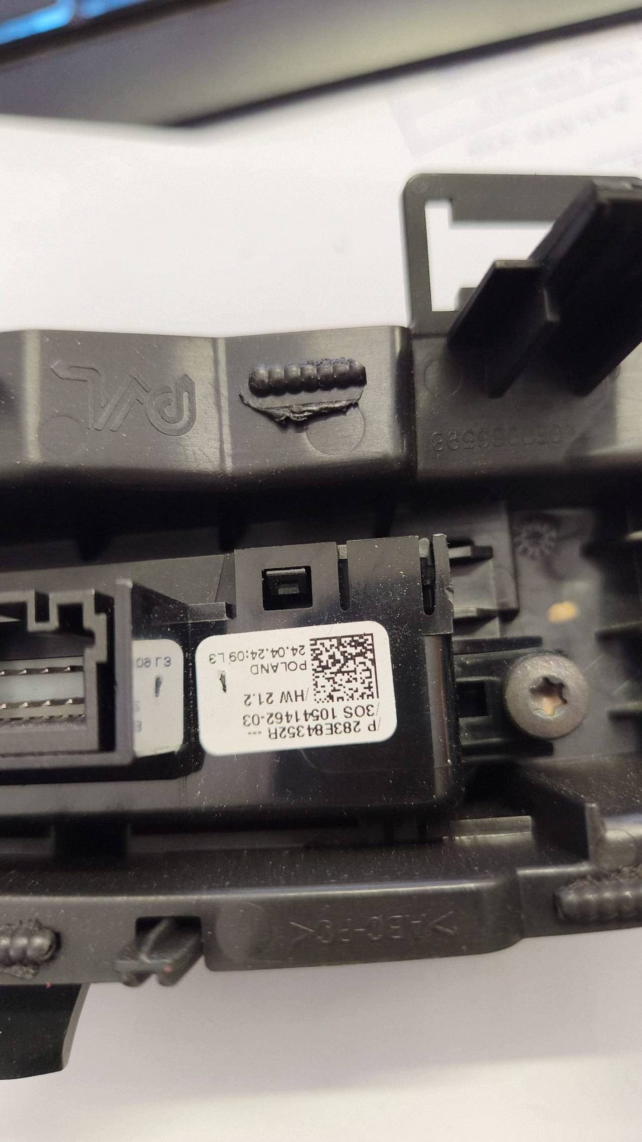 montage bouton Alpine A390 684109099R