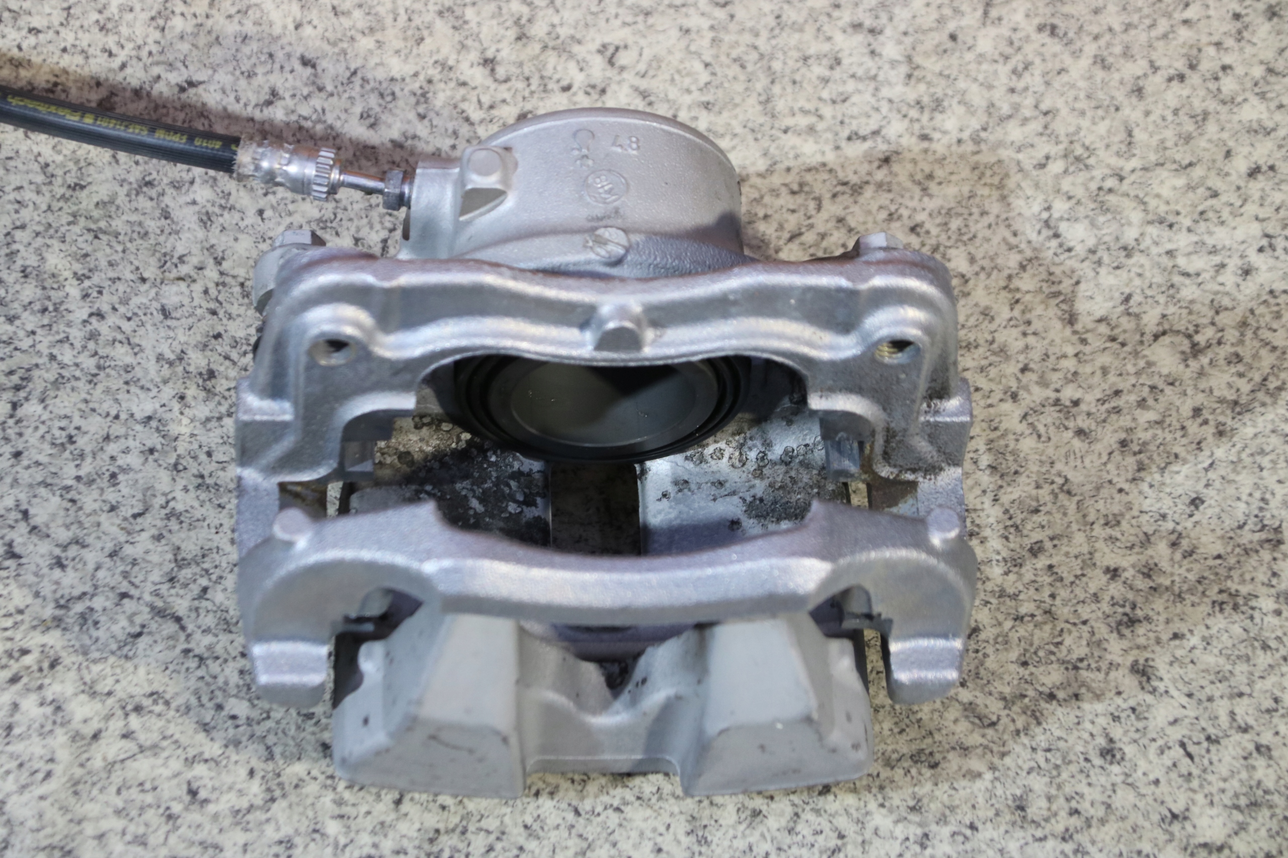 BMW 3 G20 caliper brake right front front 60/24/330 4824 km !!!