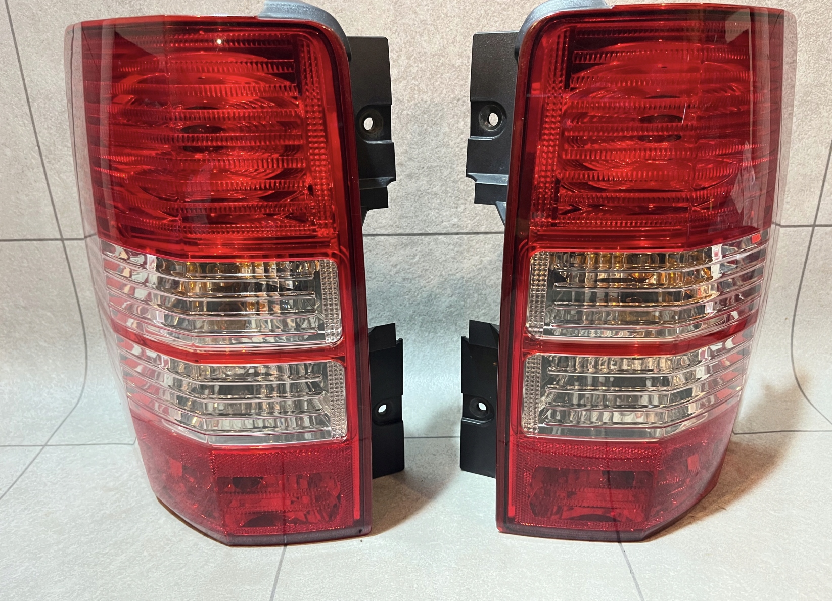 CHEROKEE KK фонари задние европа оригинал