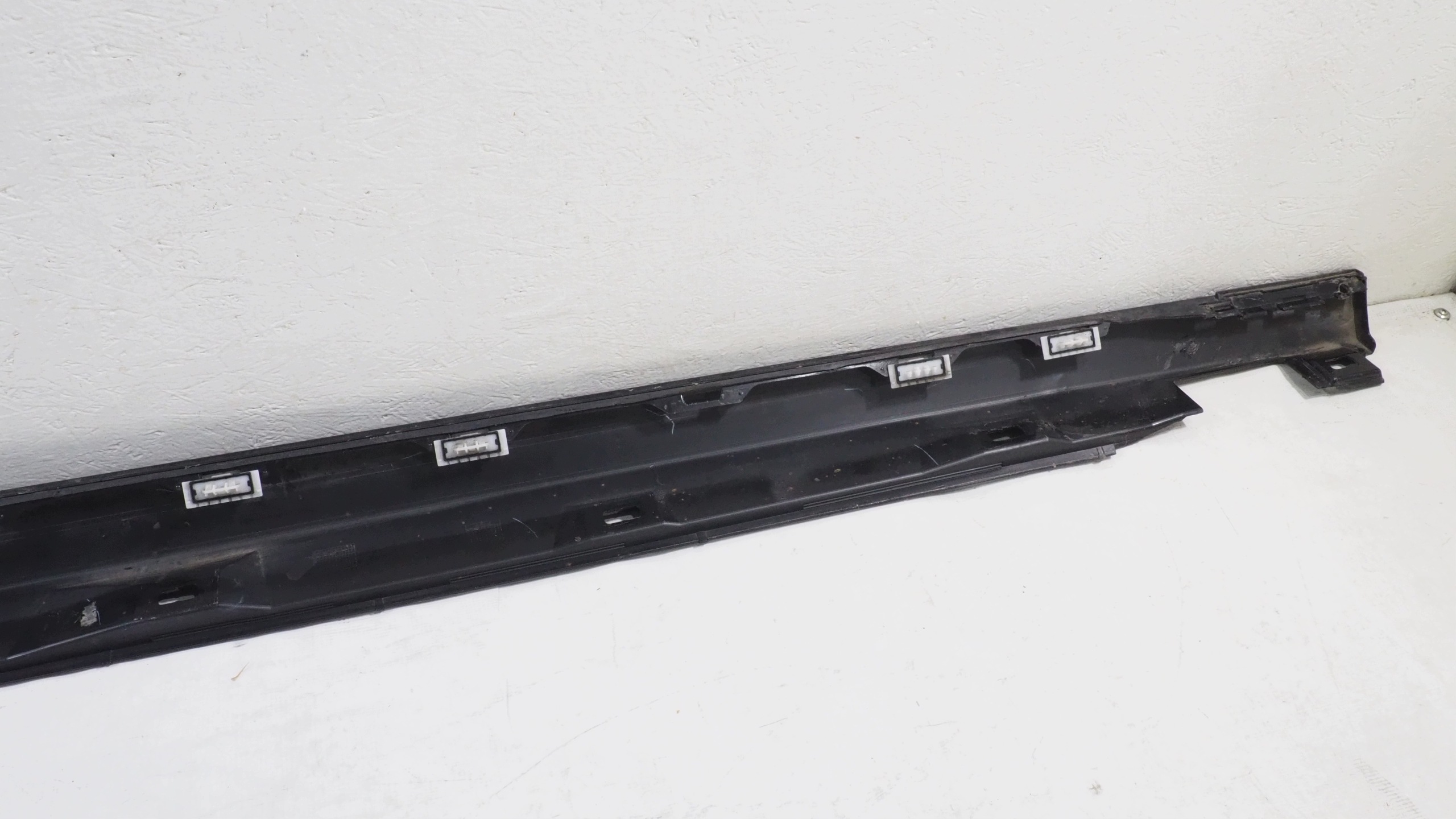 Audi A6 C7 moulage seuil gauche 4G0853859D