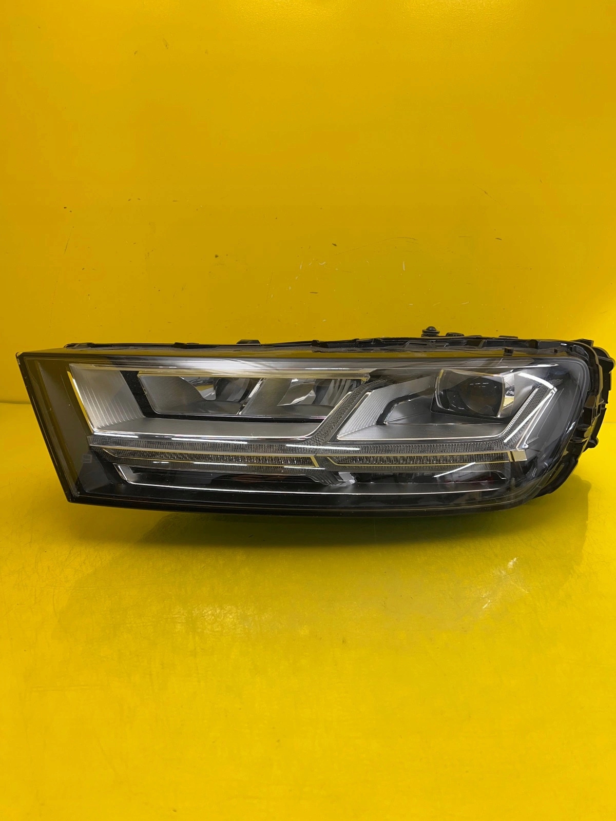 light left Audi Q7 4M Full Led 4M0941033