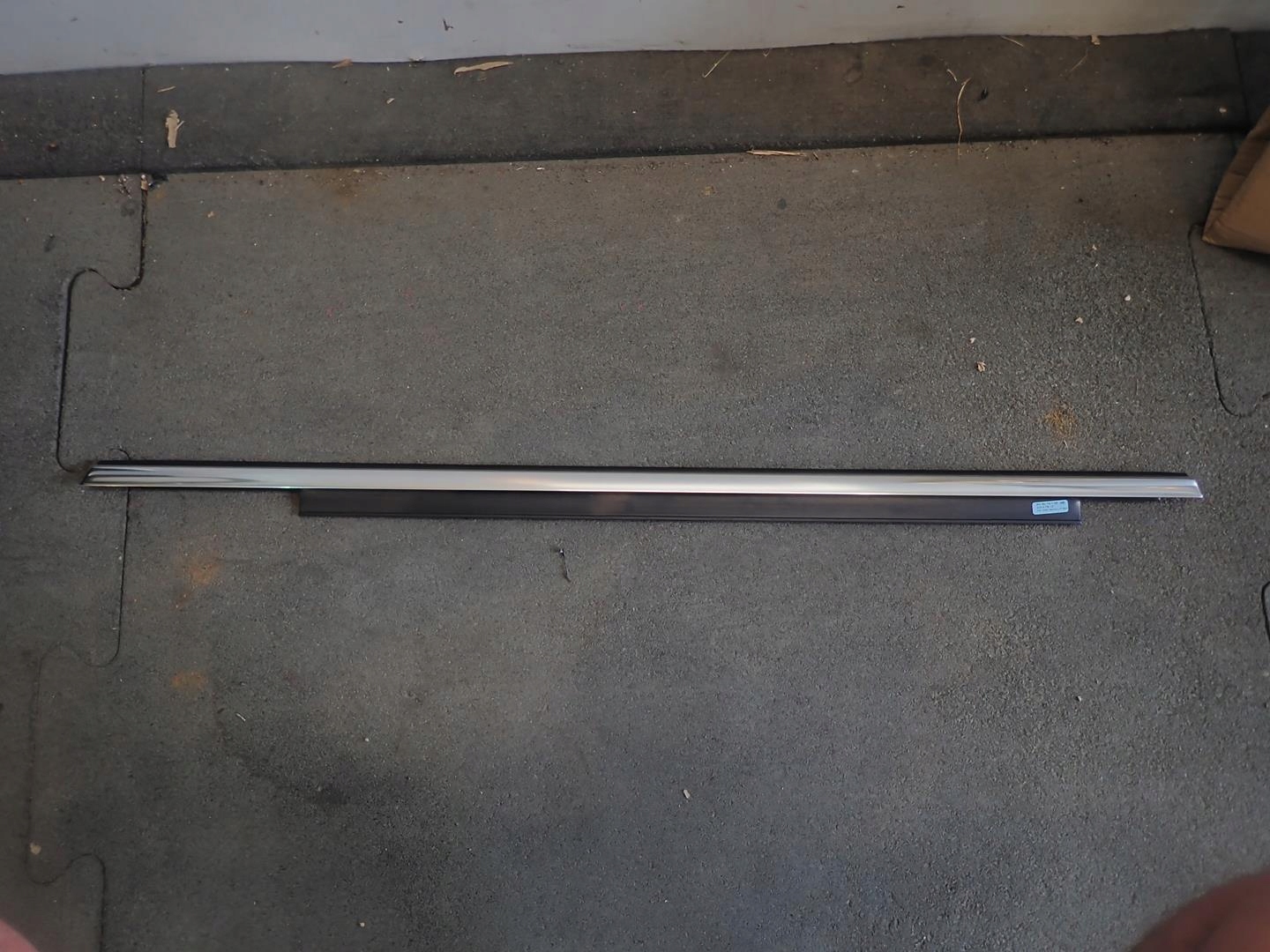 moulding dust right rear part AUDI Q5 2008- 8R