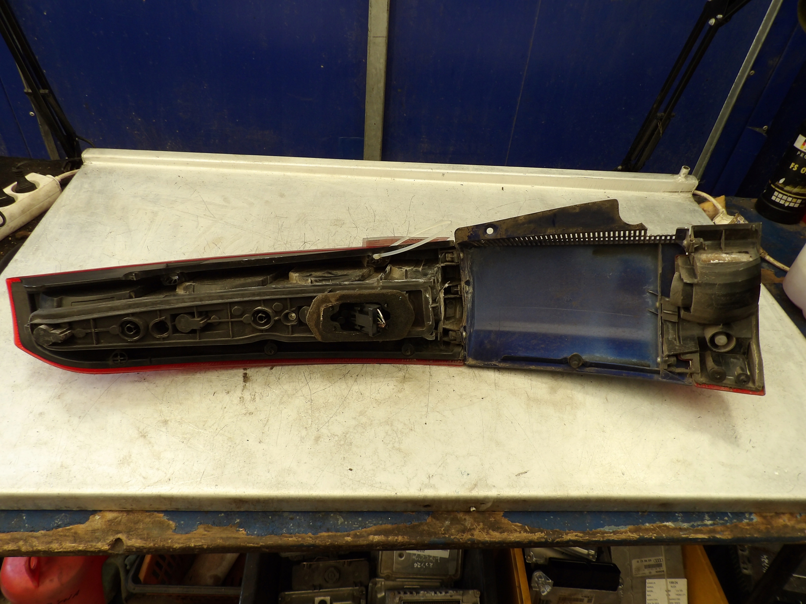 Opel Meriva A light rear right HB 5D lak. Y20Z
