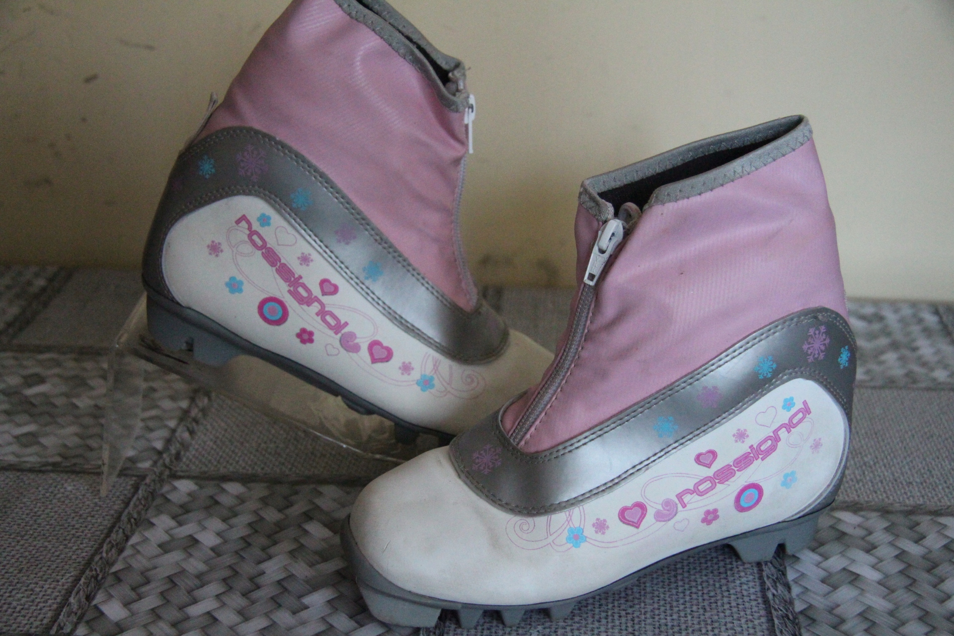 ROSSIGNOL NNN - ROZ.34/21,5CM - OCIEPLONE Marka Rossignol