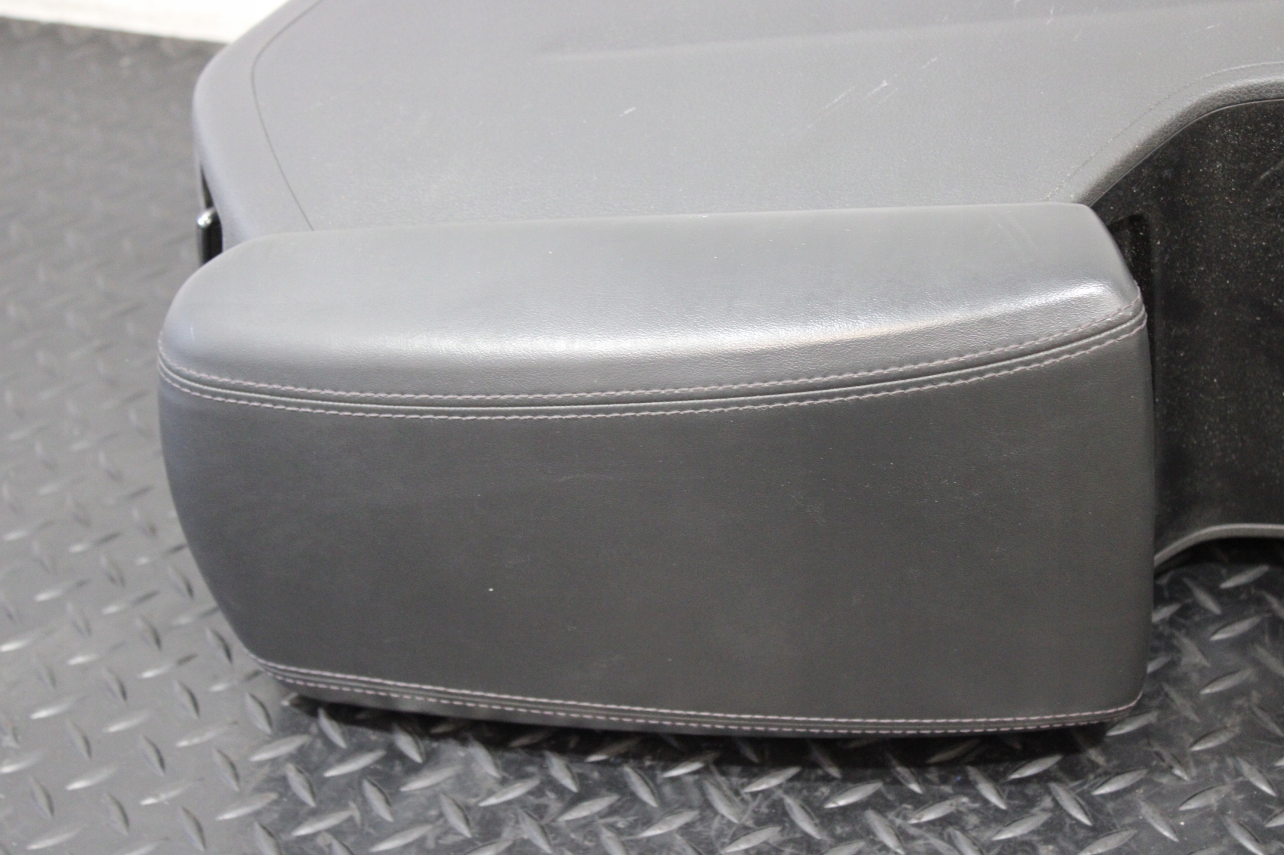 TUNEL central armrest AUTOMAT HYUNDAI TUCSON 3 III LIFT