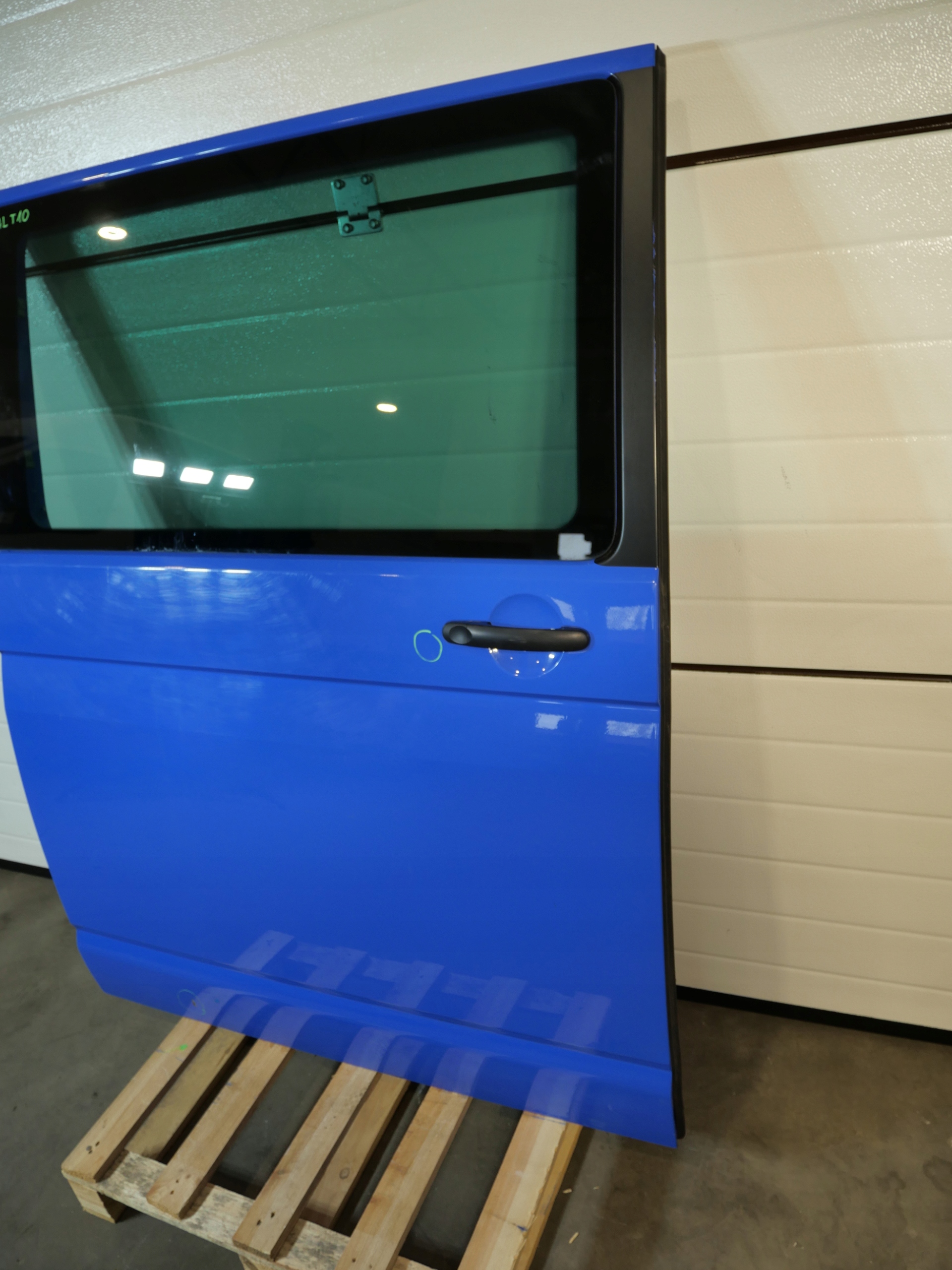 VW T6 door sliding right