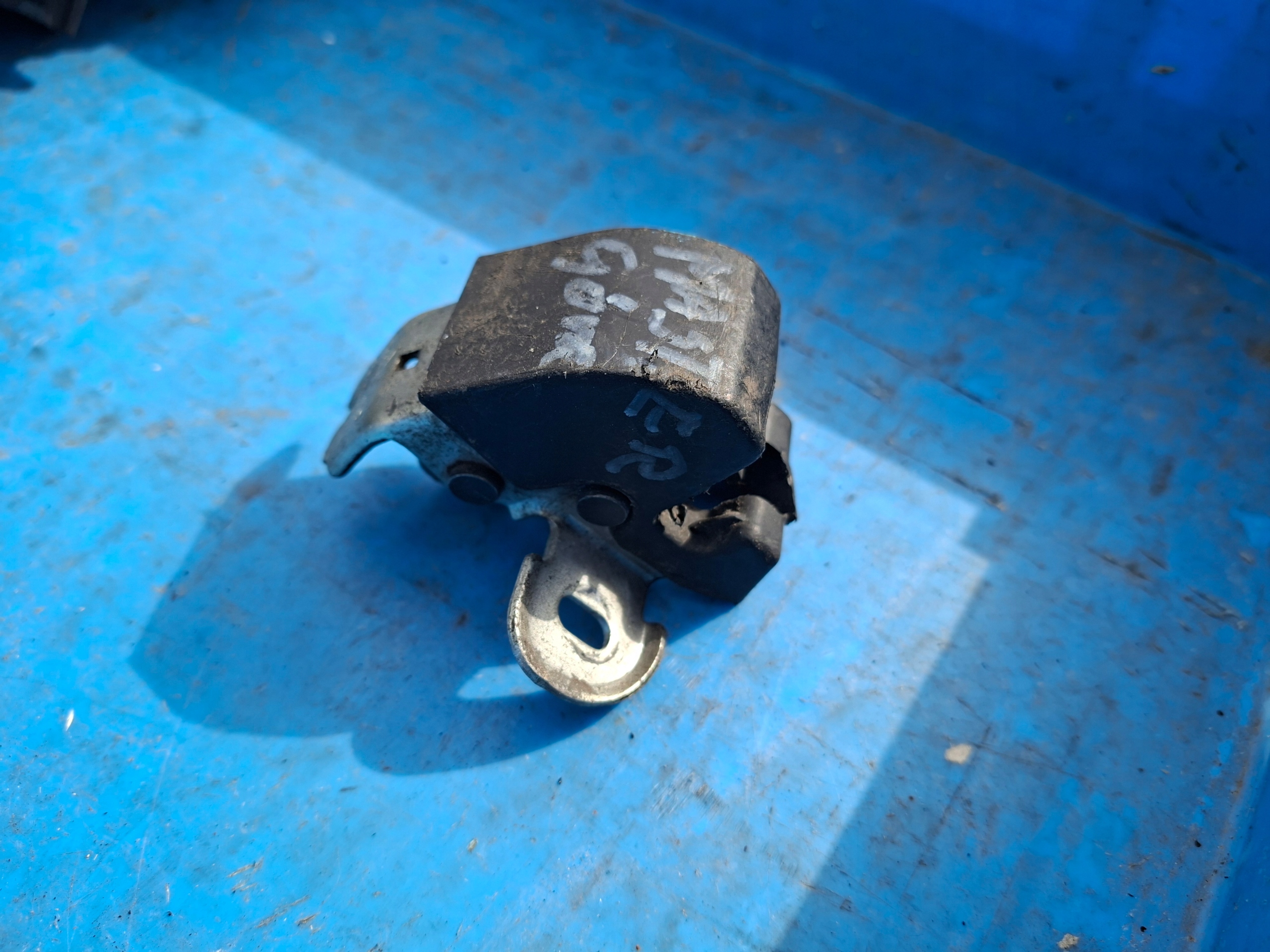 lock door rear upper renault master