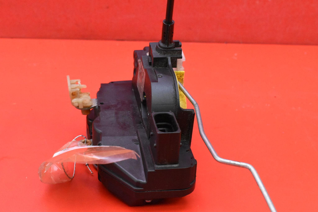 lock door left front front EU 13503149HK OPEL INSIGNIA A HB 08-14