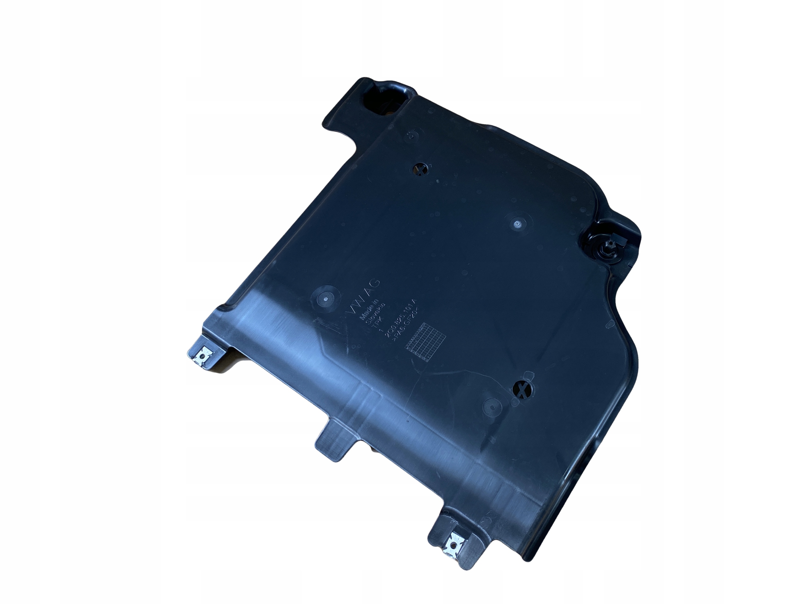 AUDI A1 82A cover chassis LWA 2Q0825101A