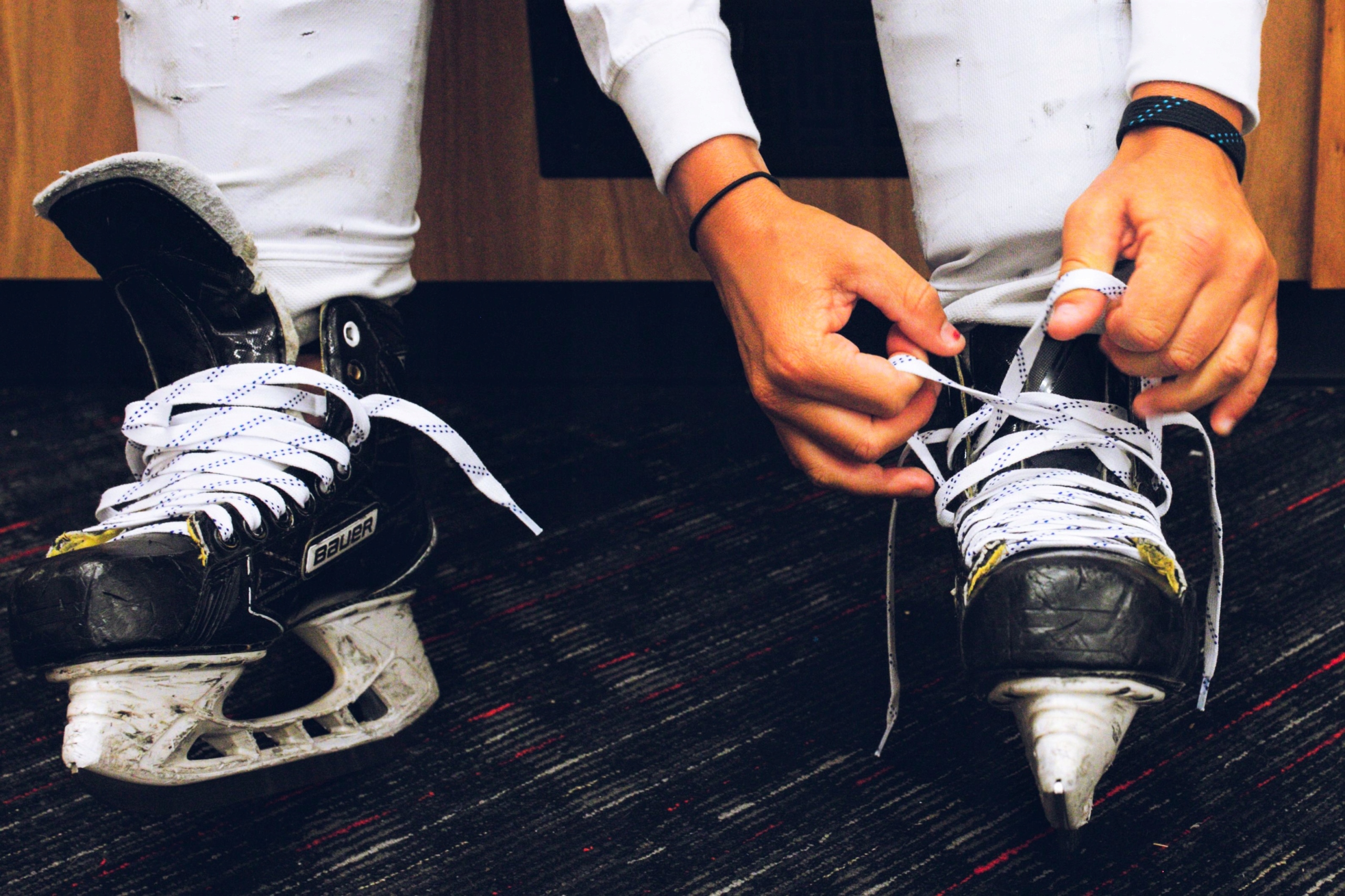 Woskowane sznurówki do łyżew HOWIES USA 244cm Kod producenta White Waxed