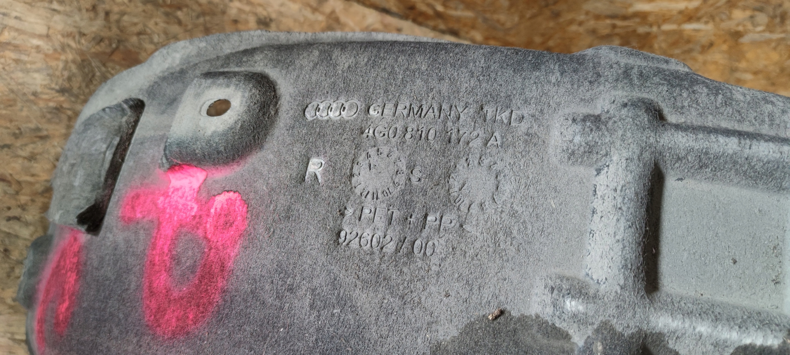 mudguard right rear part AUDI A6 C7 4G0810172A