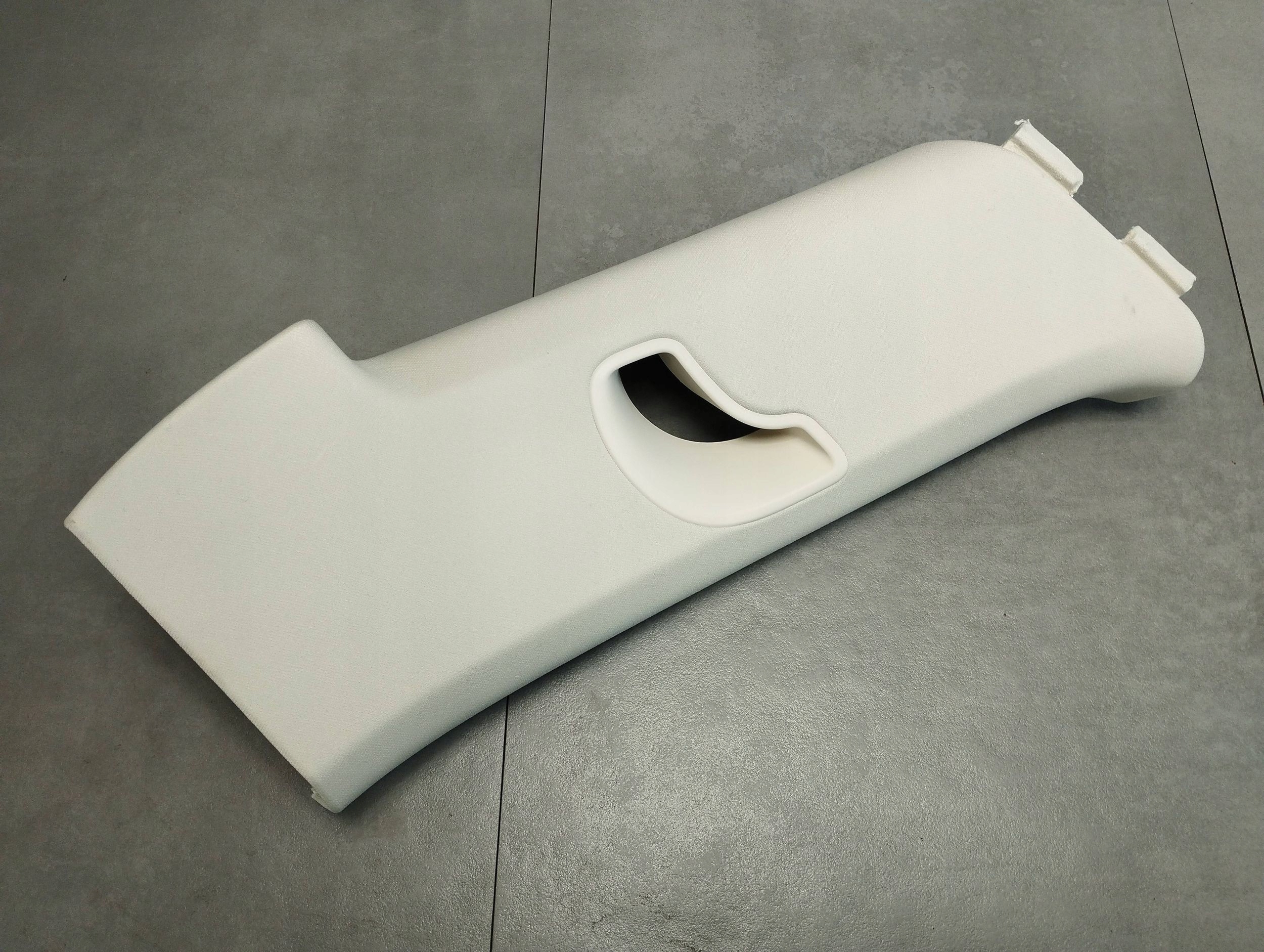 VW Touareg 7P OSŁONA SŁUPKA LEWA TYŁ 7P6867241G