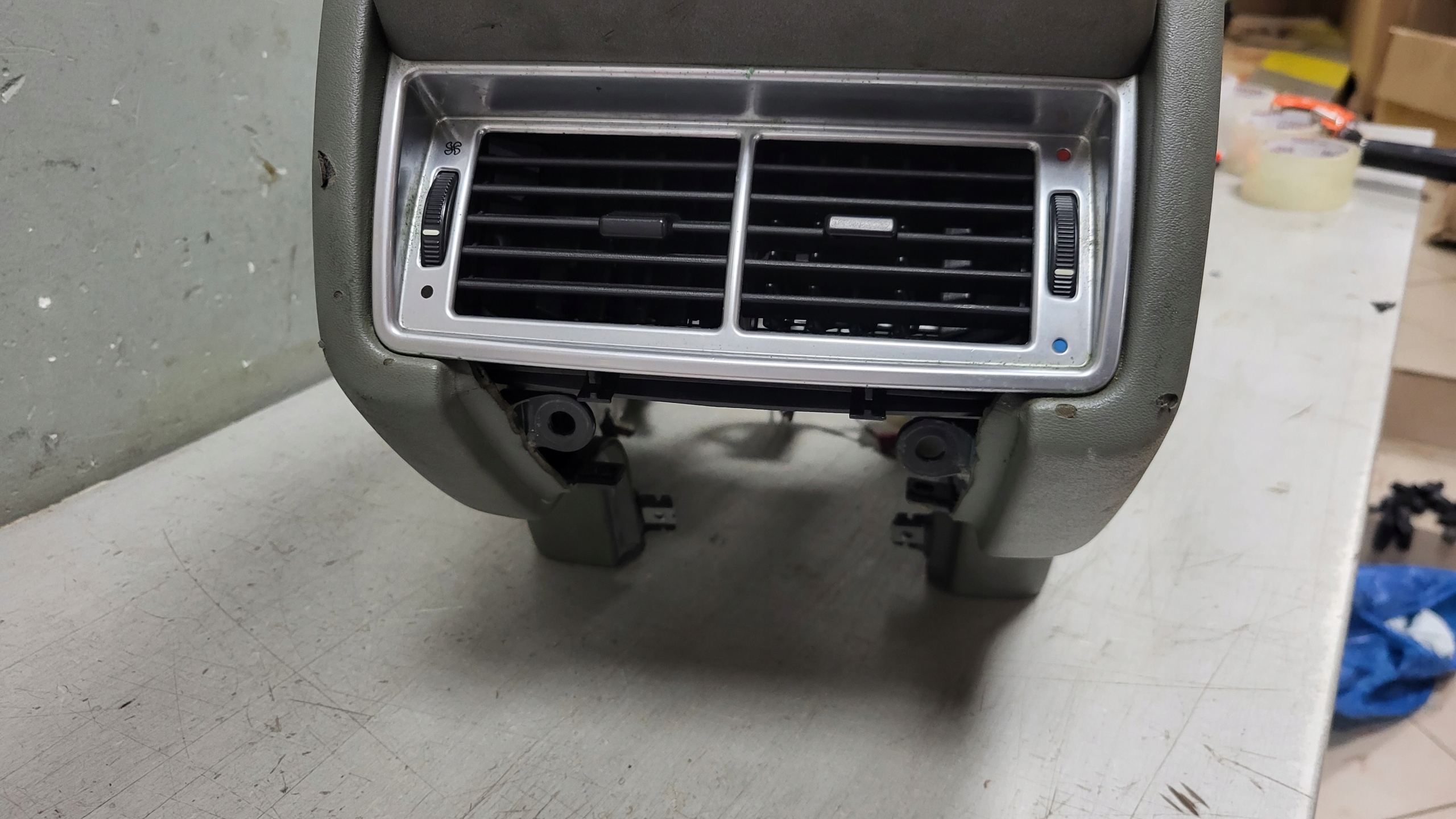 Range Rover III L322 тунель середина подлокотник