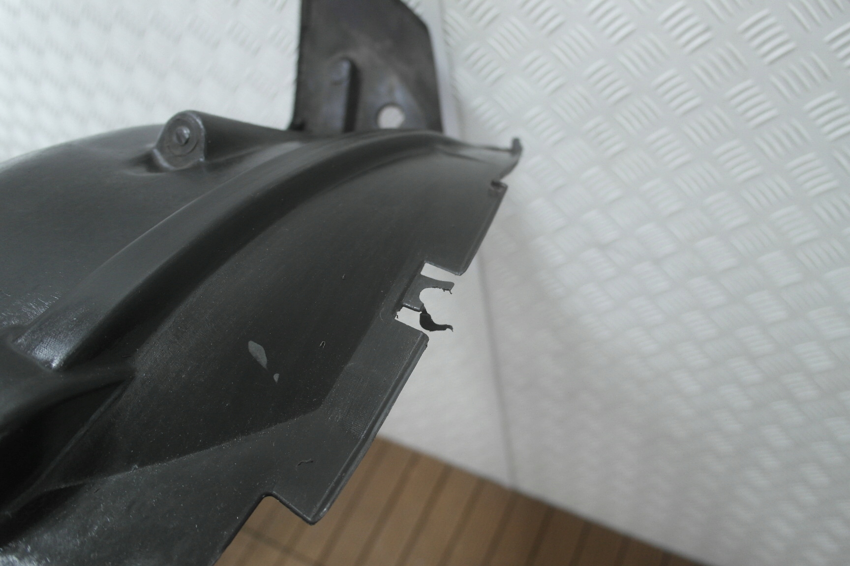 SUZUKI SX4 SEDICI 06-13 mudguard front right front 72321-80J0 OE