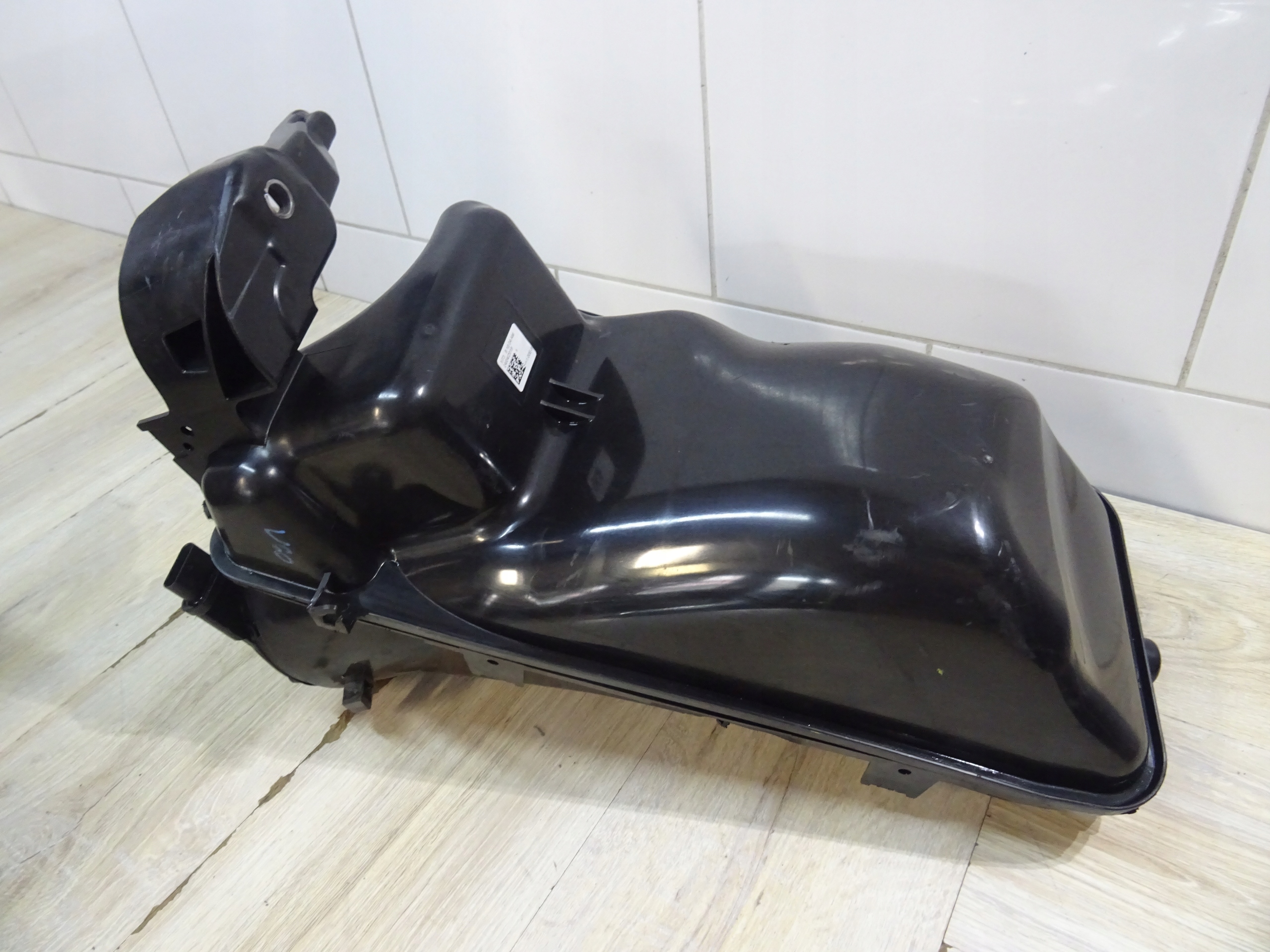 ZBIORNIK ADBLUE VOLVO XC60 II 2017-2024 31405814 LLU