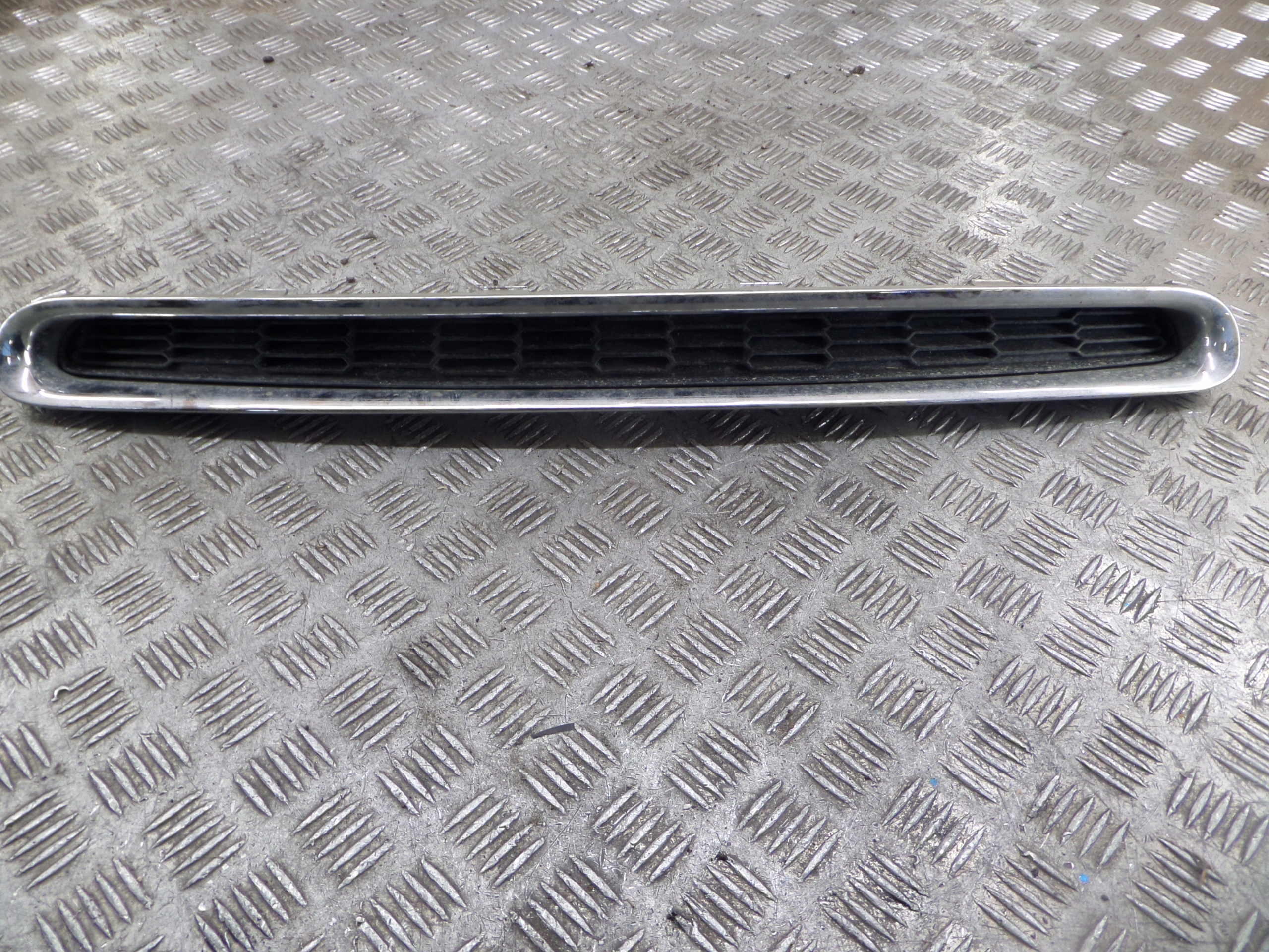 MINI CLUBMAN R55 HAMPTON Lüftungsgitter der Stoßstange heck