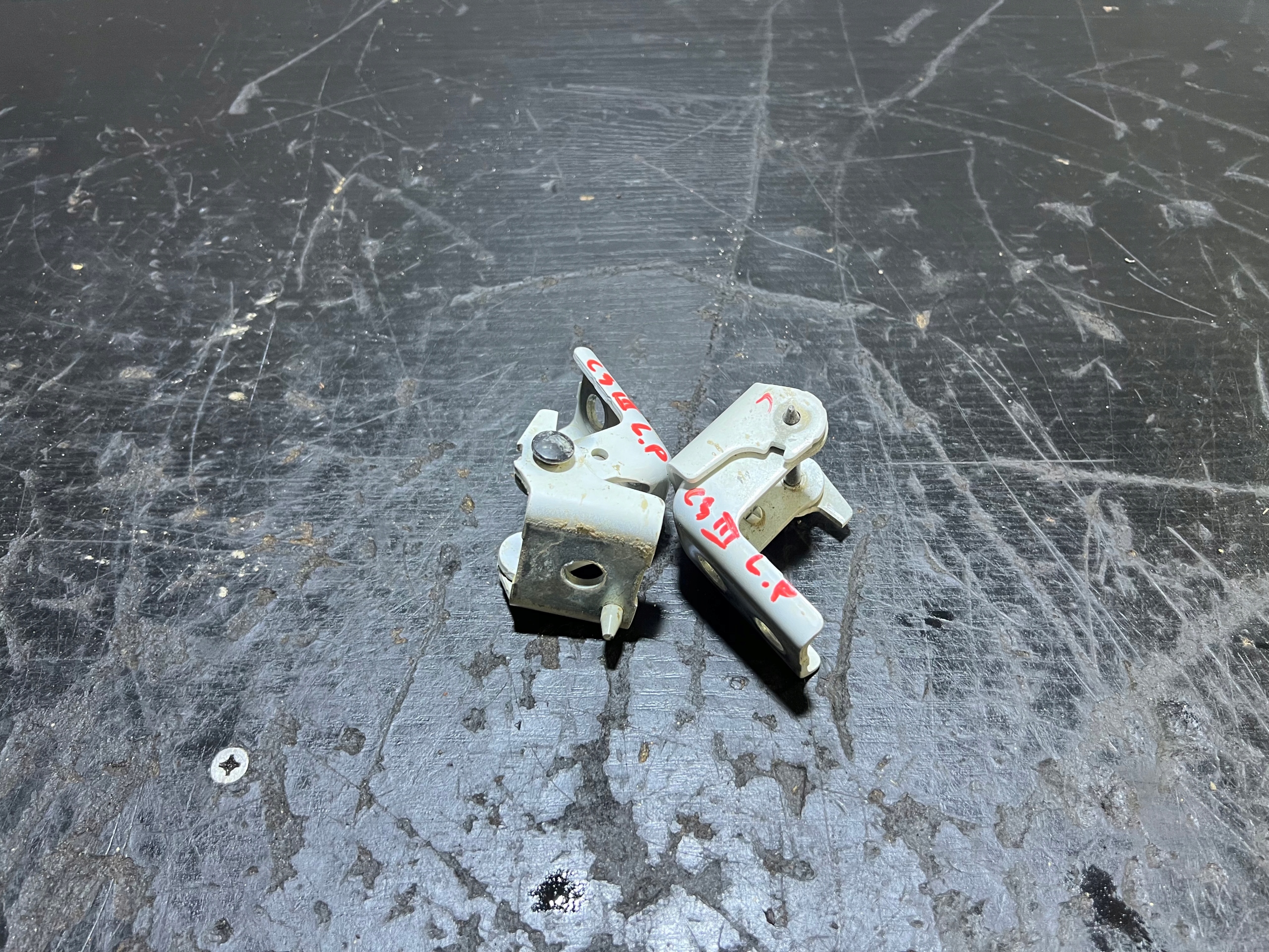 CITROEN C3 III 16- ZAWIAS ZAWIASY DRZWI PRZÓD PRZEDNI LEWY LEWYCH GÓRA DÓŁ Numer katalogowy części EWPB ZAWIASY KOMPLET