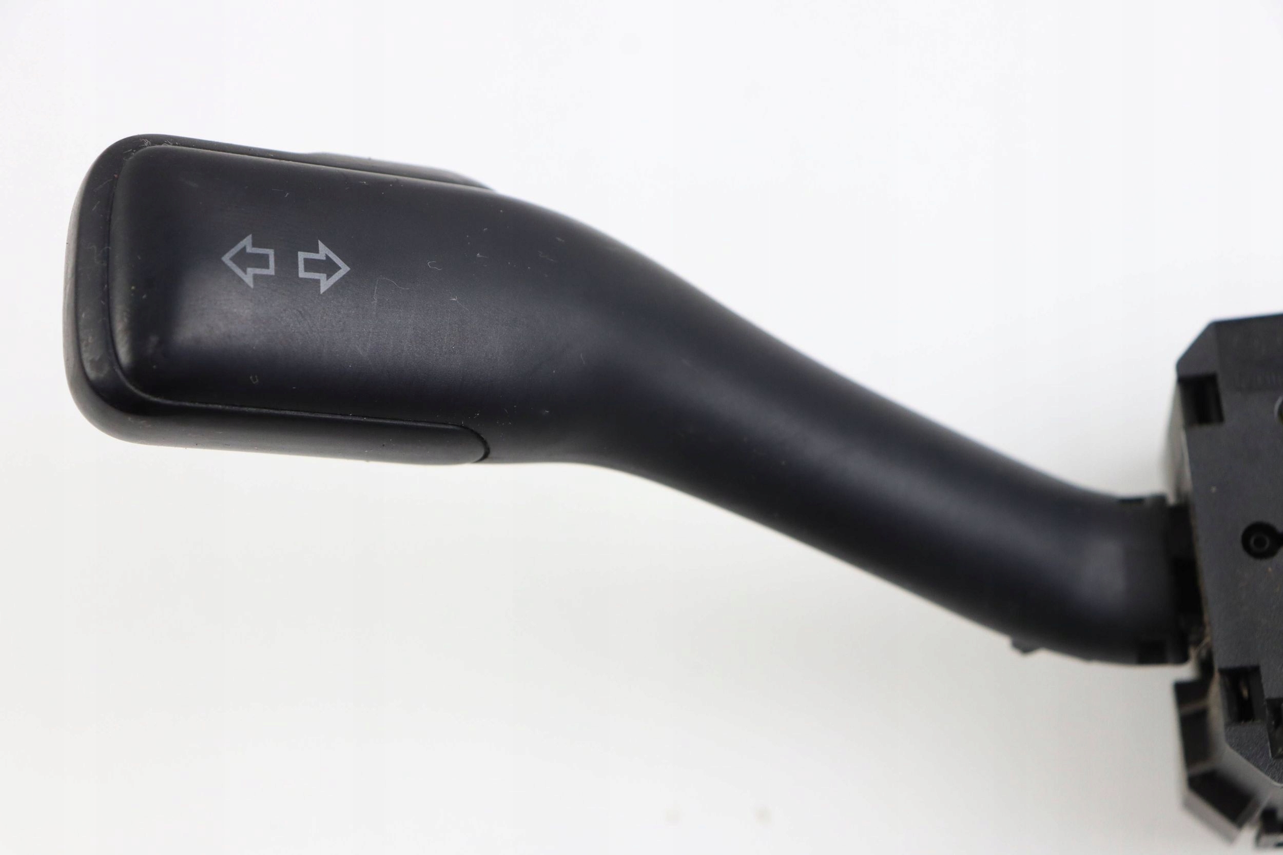 VW PASSAT B5 GOLF IV BORA Bouton Indicateurs de direction MANETKA 8L0953513G