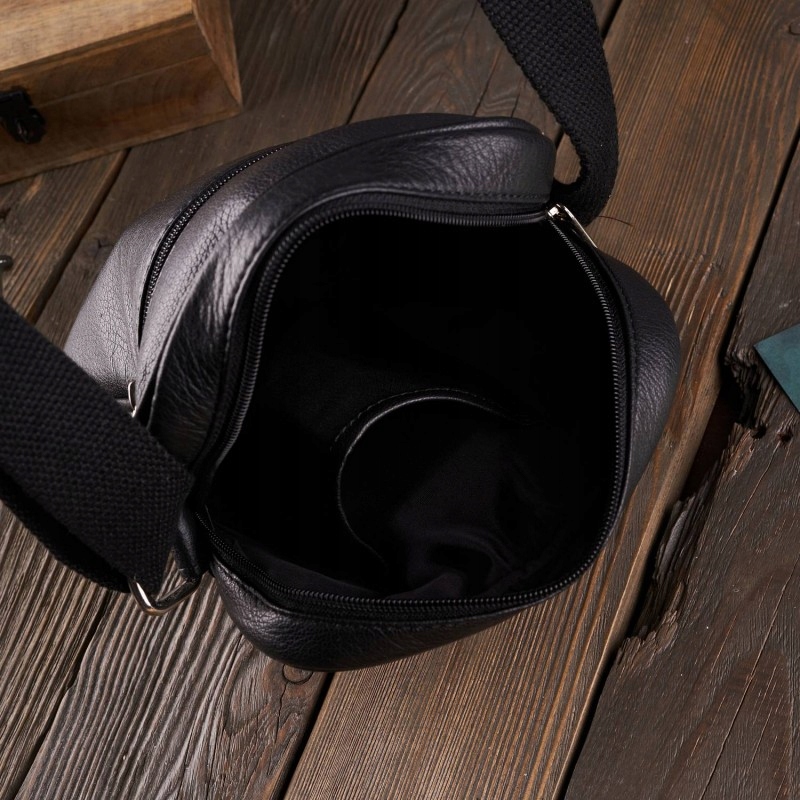 Męska Saszetka Czarna Skórzana Mała Torba Nerka na Ramię z Paskiem Paolo Rodzaj na ramię