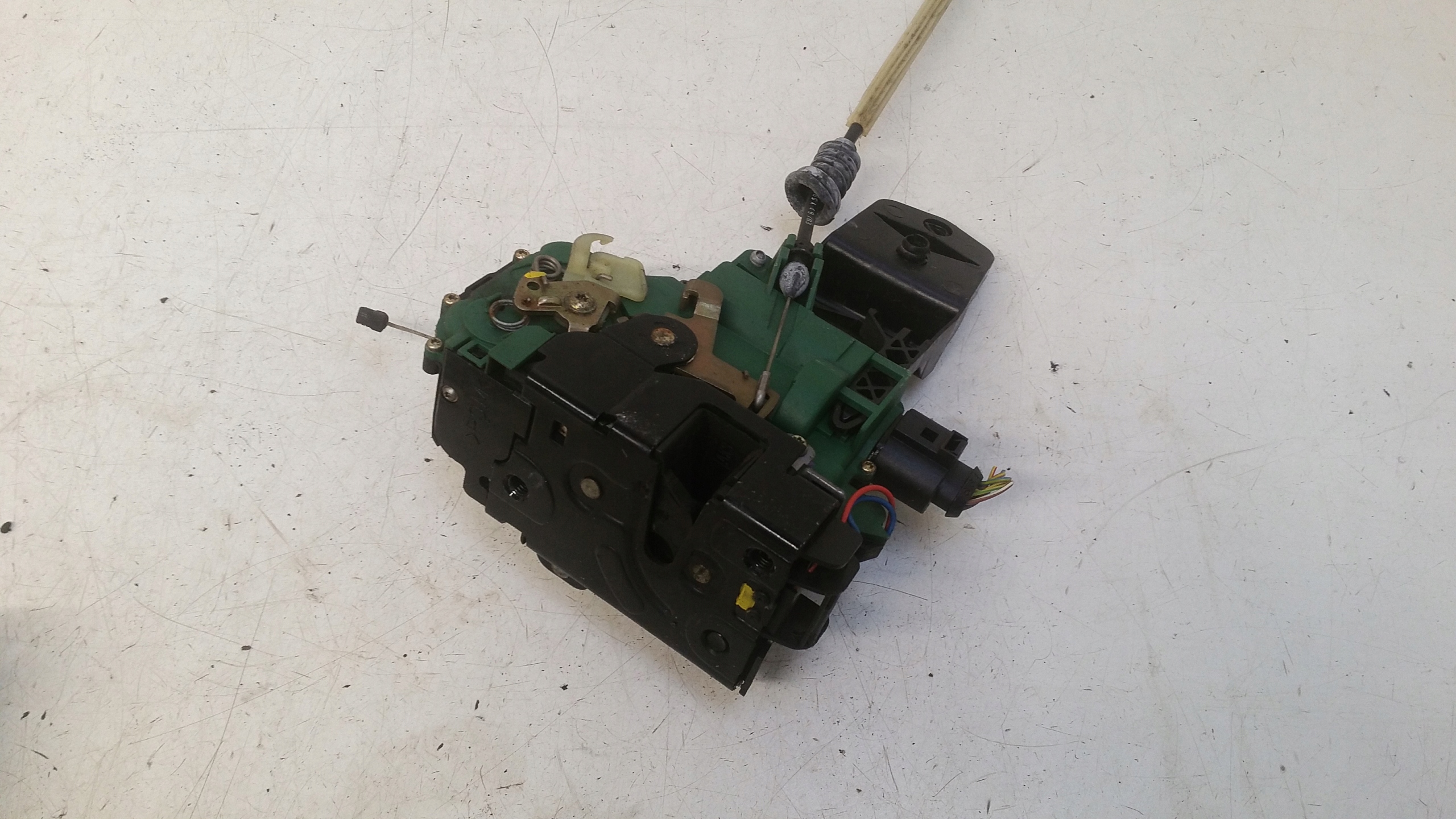 lock left front 3B1837015Q Seat Toledo