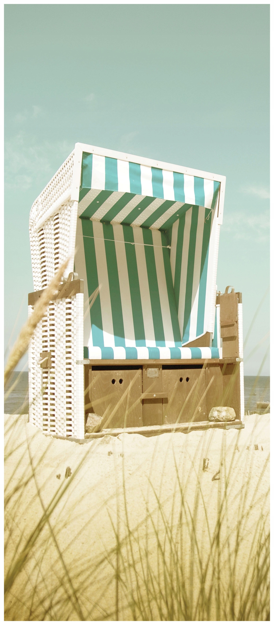 Samolepka Fototapeta Plážové lehátko modrý relax na písku 91x211