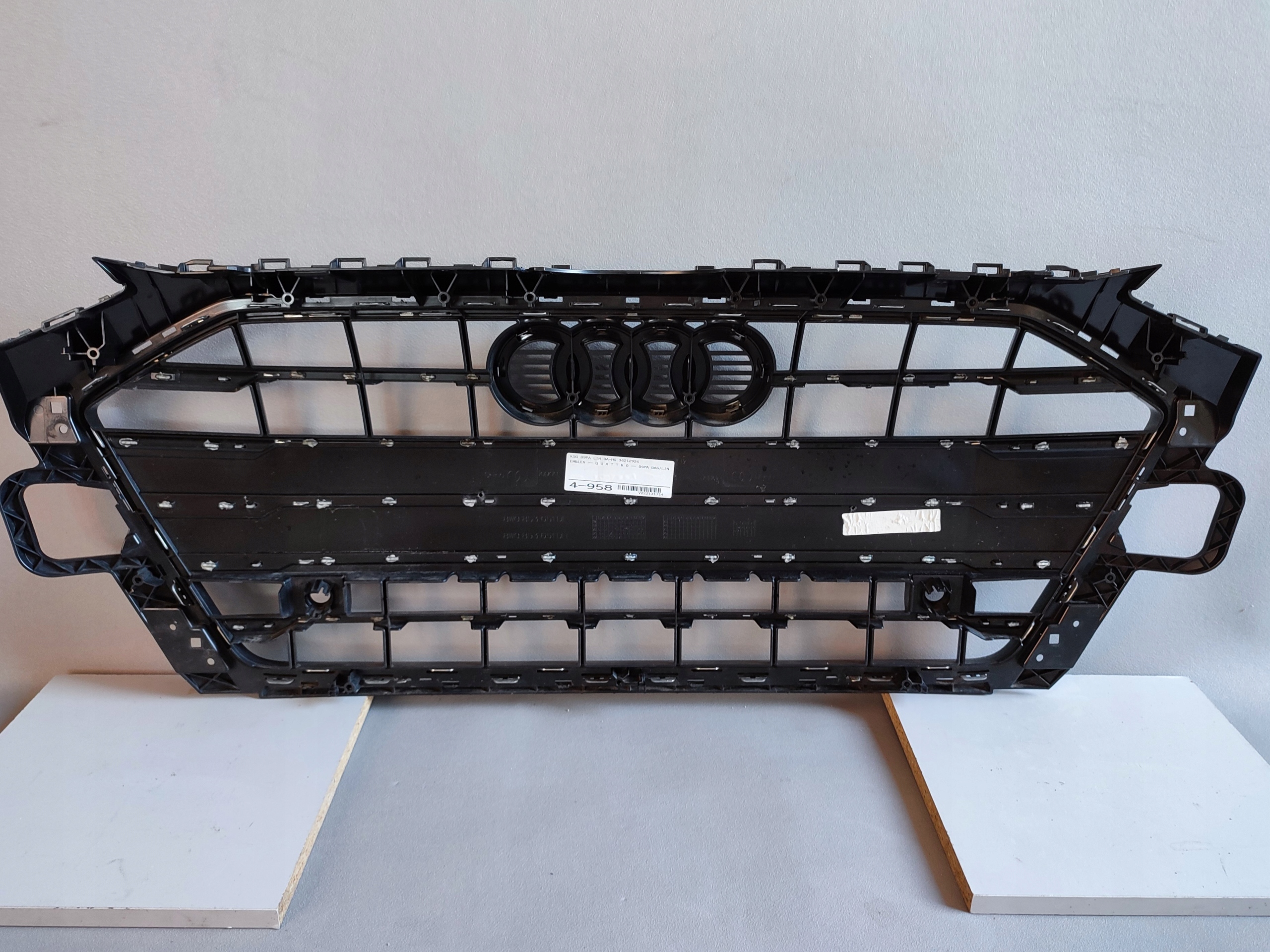 AUDI A4 B9 8W0 LIFT GRILL ATRAPA 8W0853651DF Producent części Audi OE