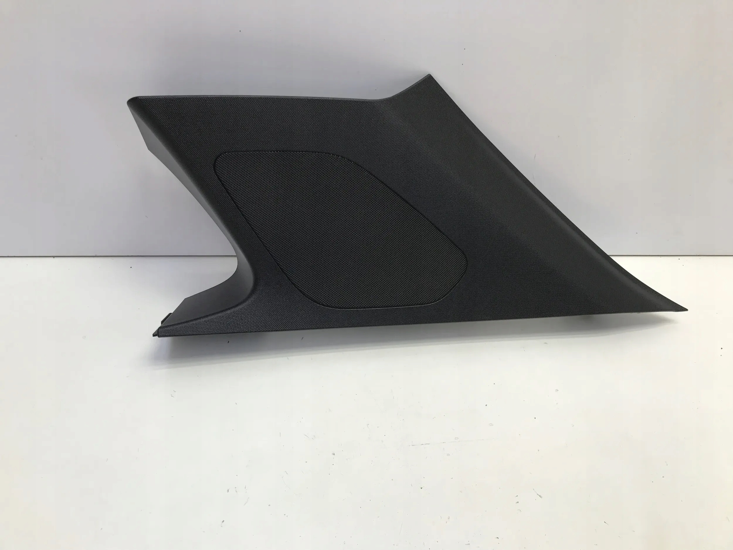 BMW iX3 G08 X3 PLASTIK OSŁONA SŁUPKA PRAWY TYŁ TYLNEGO 7449410