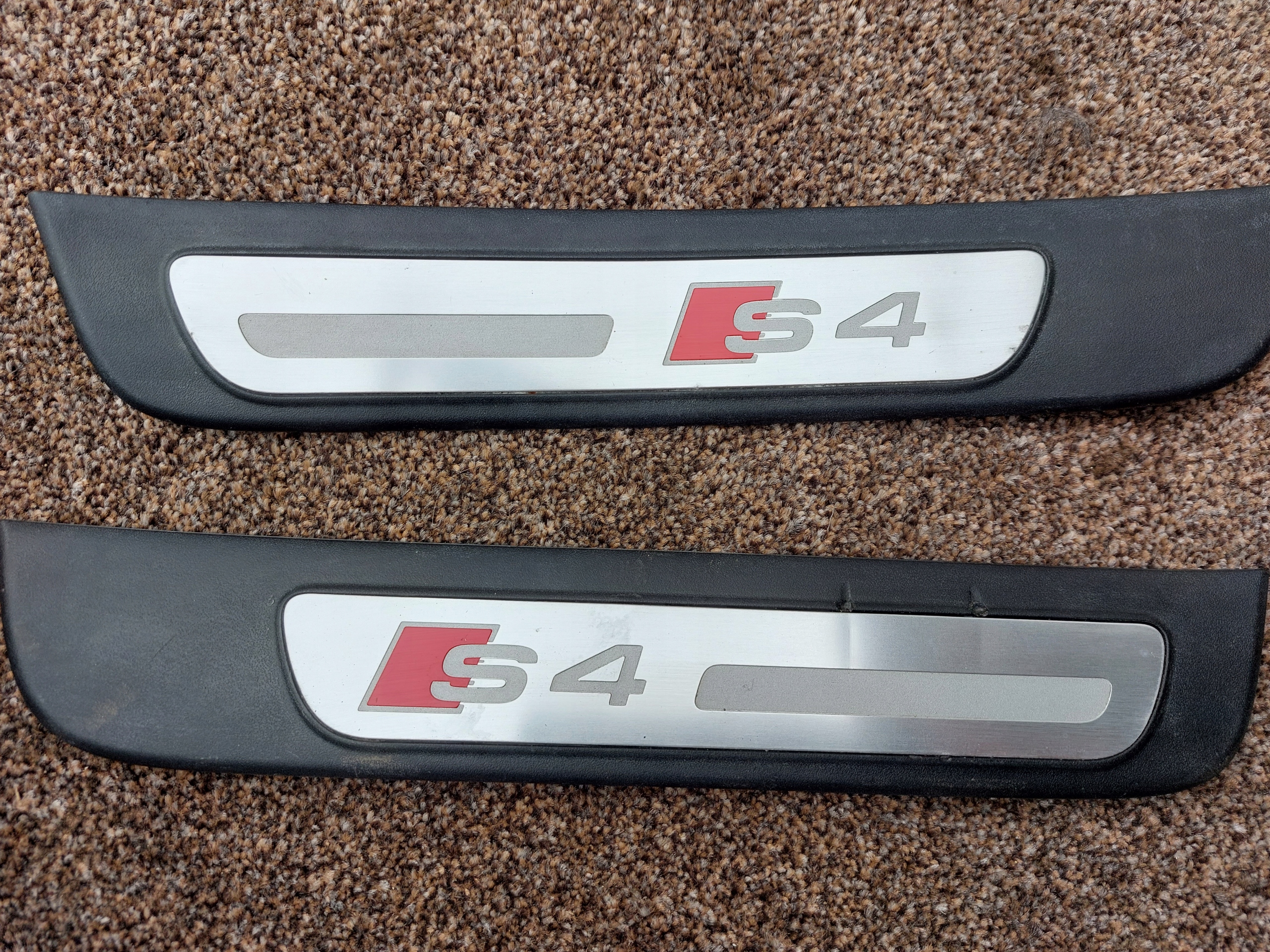 listák PROGOWE benti AUDI S4 B8