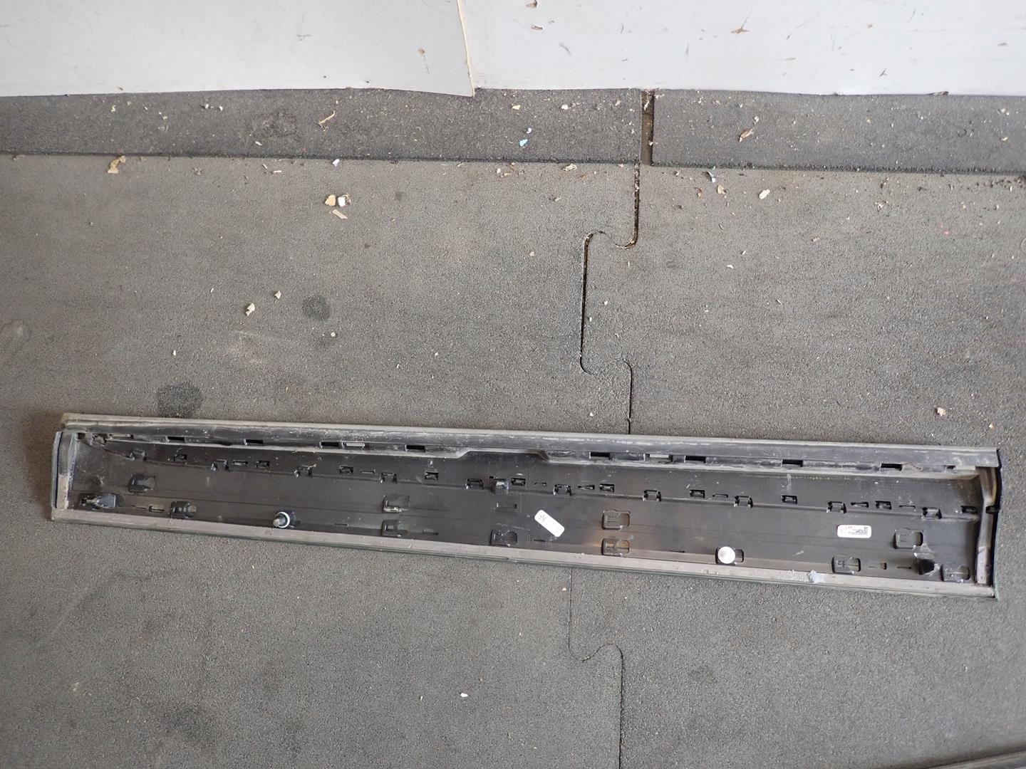 moulding door left front AUDI Q5 II LIFT 2020- 80A