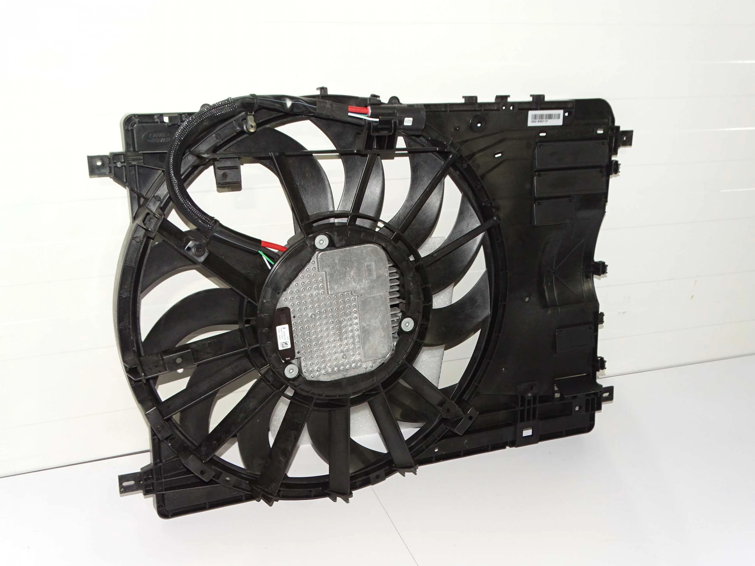 NOWY wentylator chłodnic NEW EVOQUE 2.0 K8D28C607C Producent części Land Rover OE