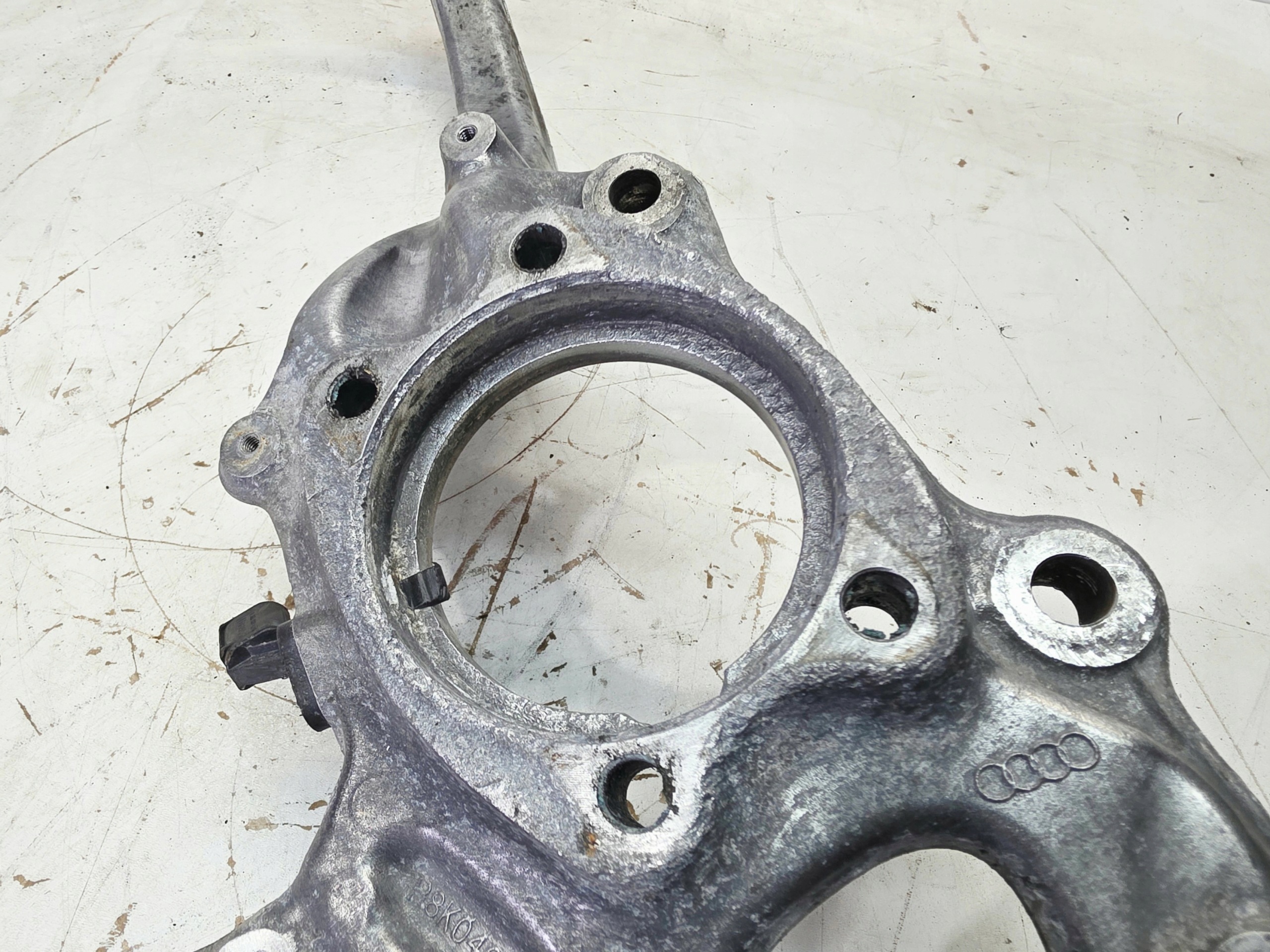 swing left front AUDI A4 B8 A5 8T 8K0407257G