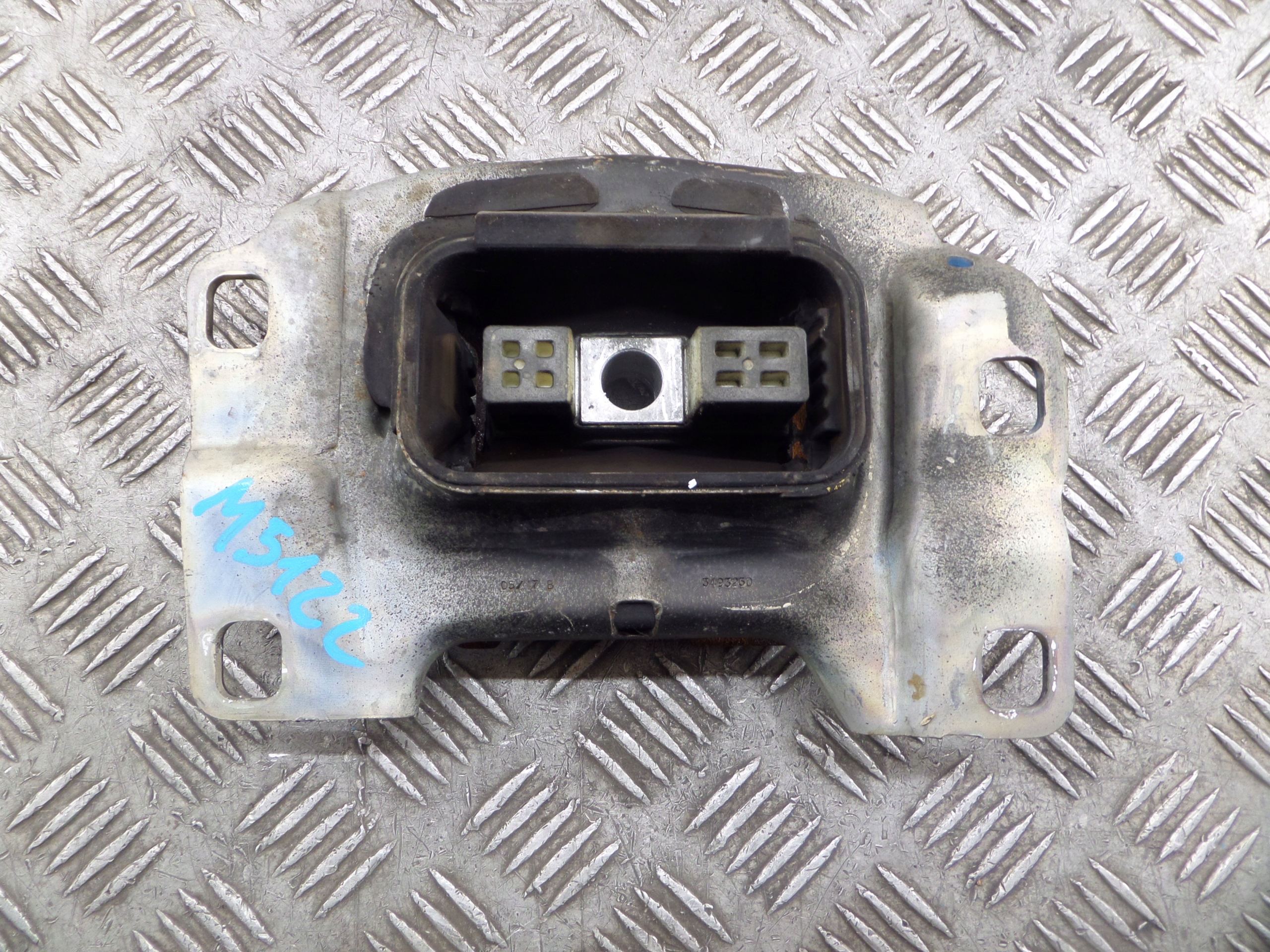 FORD OE 322A69A holder gearbox mount