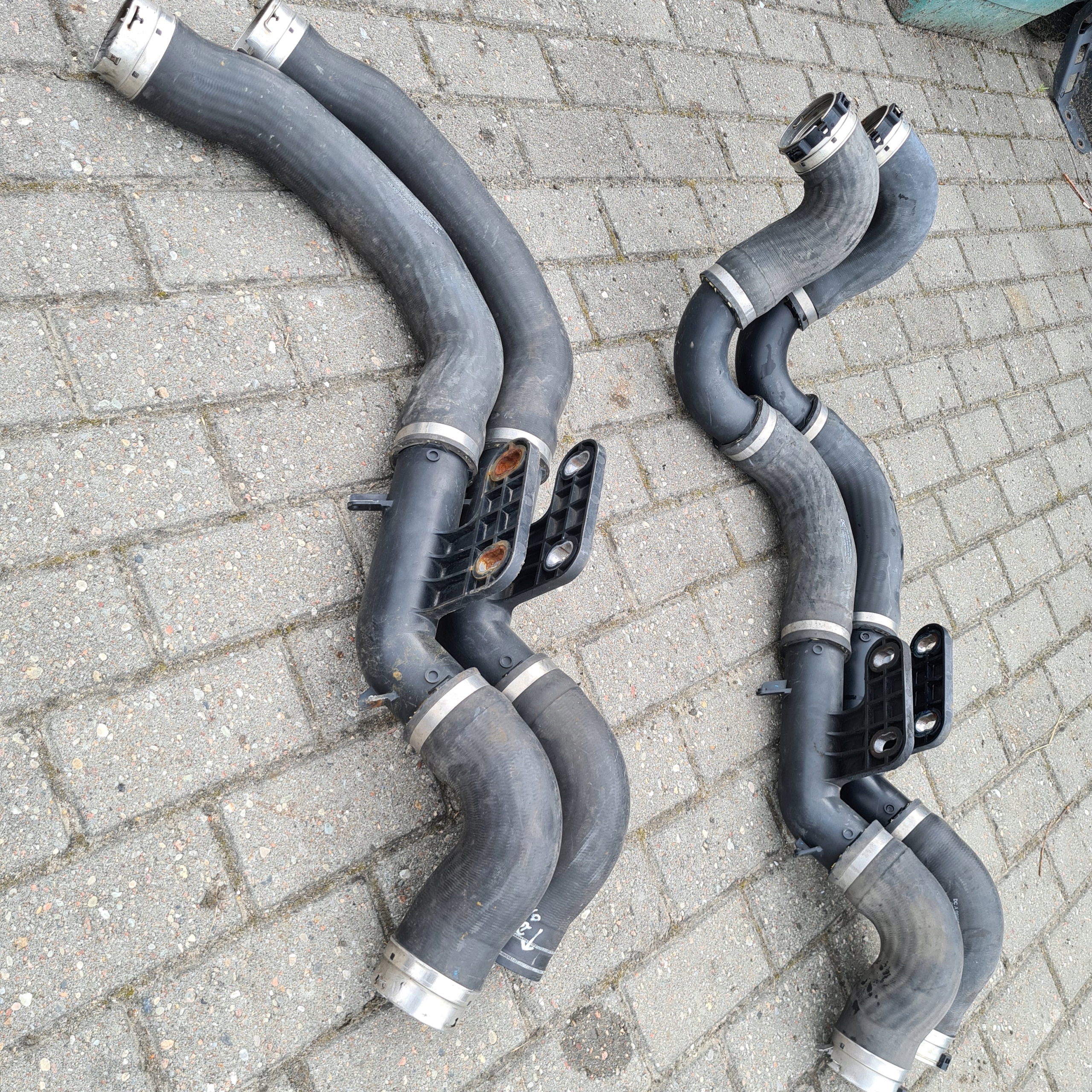 960 832 - ACTROS MP4 ШЛАНГ РАДІАТОРА ШЛАНГ ДЛЯ ВОДИ РІДИНИ