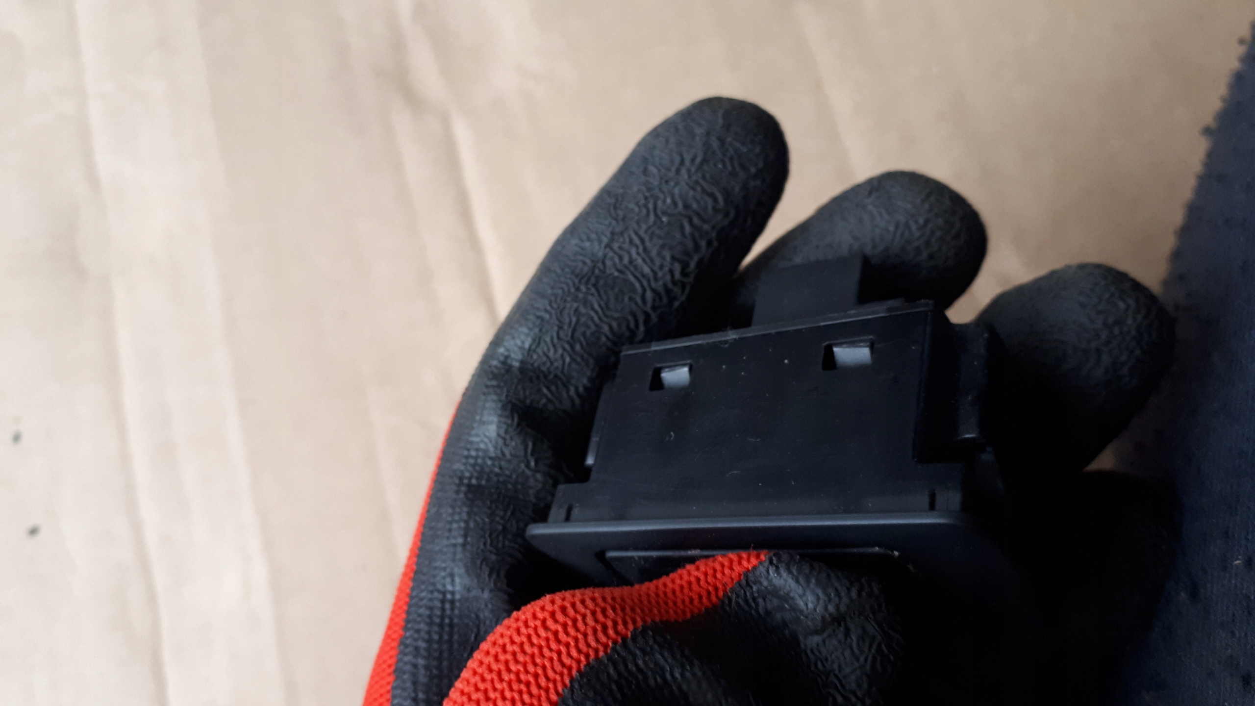 A6 C7 4G BOUTON ZAMYKANIA POUR L’OUVERTURE DU CAPOT