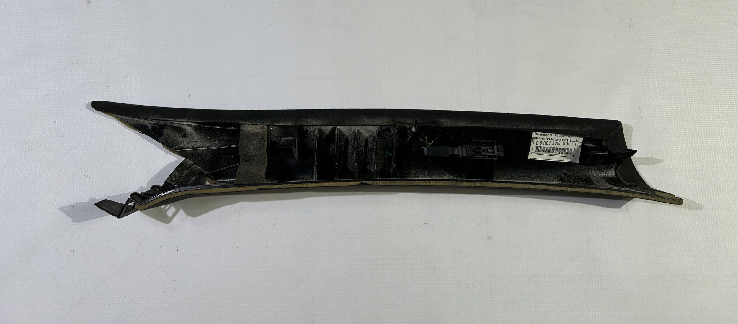 side cover panel slupka A left left Maserati Ghibli M157 2013