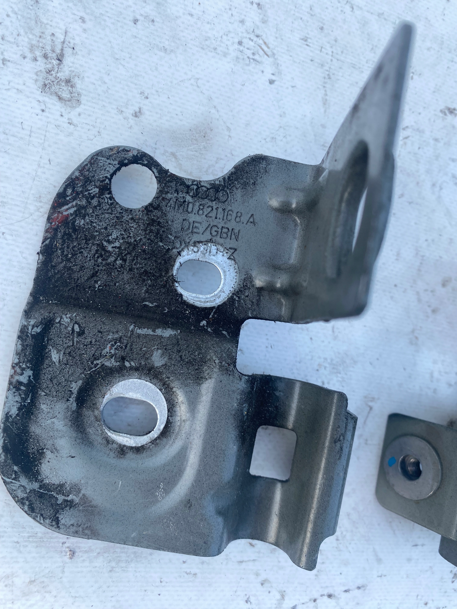 AUDI Q7 4M staffa Consolle parafango Destra