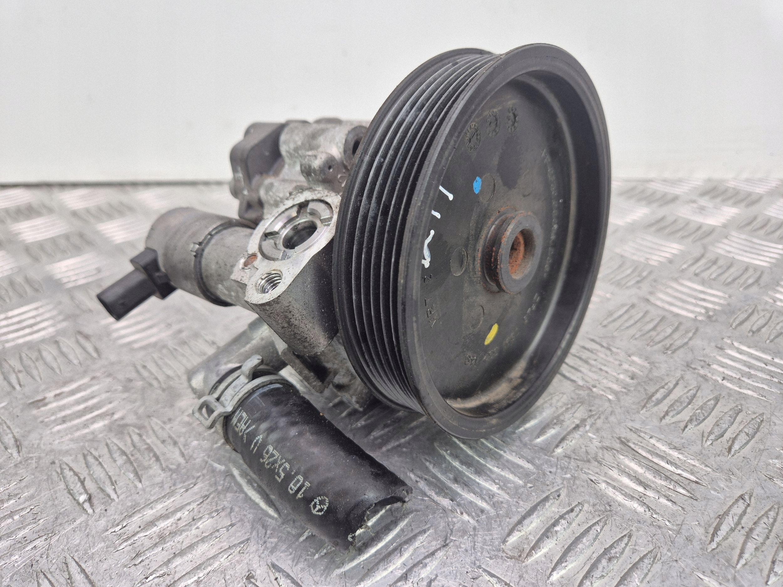 Mercedes C250 CGI W204 servo pump M271 A0054668201