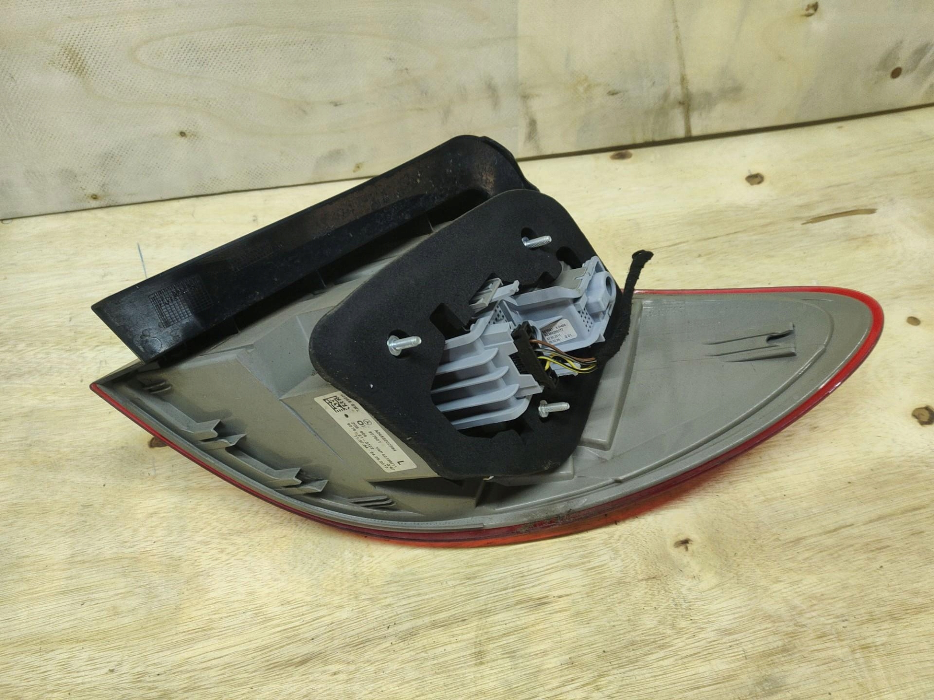 light rear left side Mercedes-Benz B W246 T246.242 2013 A2468200564