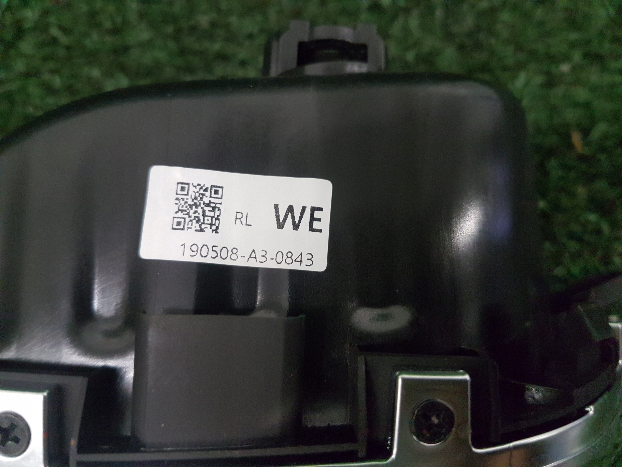 control panel windows of the passenger left rear part RENAULT KOLEOS 2 190508-A3-0843