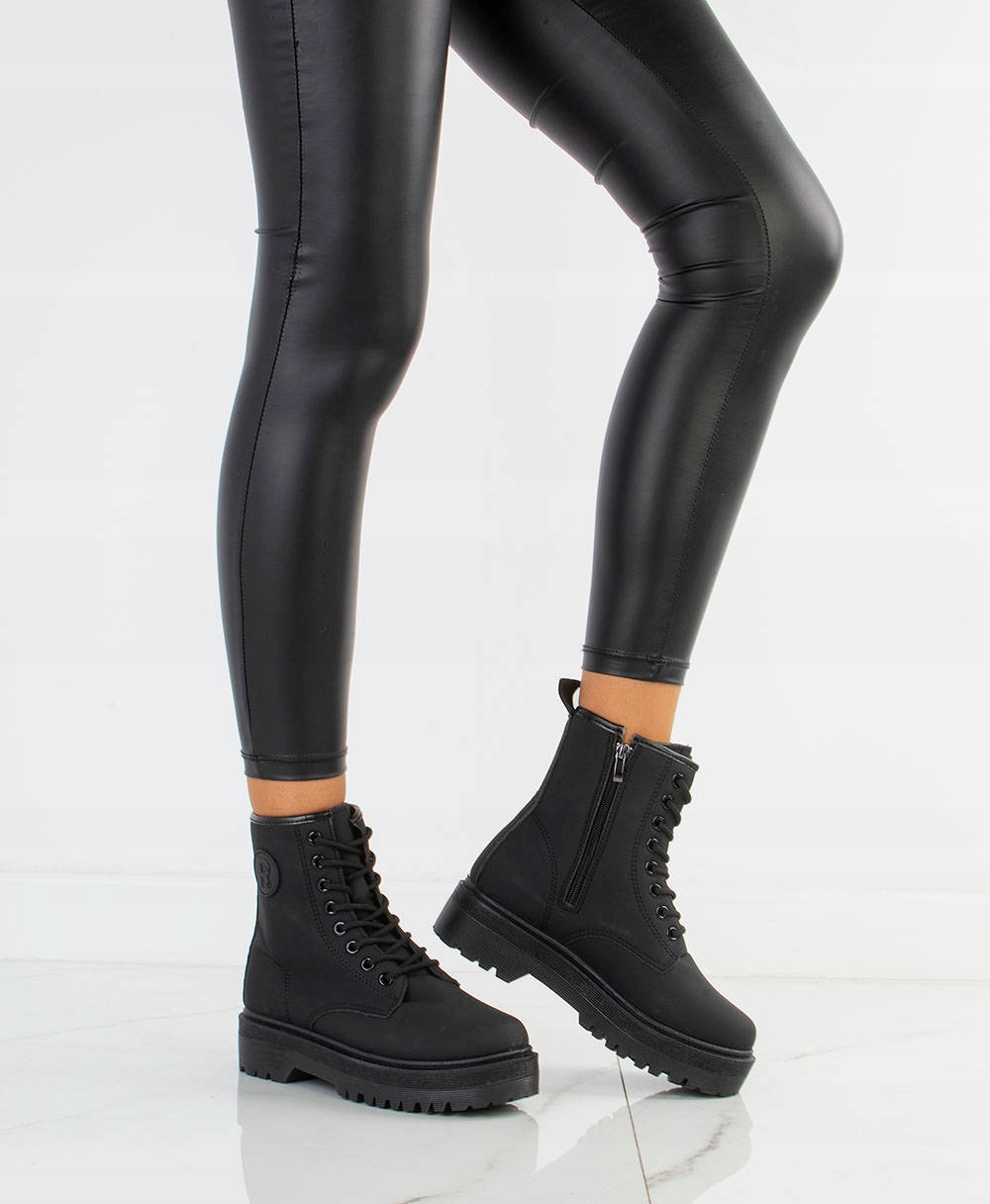 BOTKI GLANY CZARNE MATOWE 41 Wzór dominujący bez wzoru