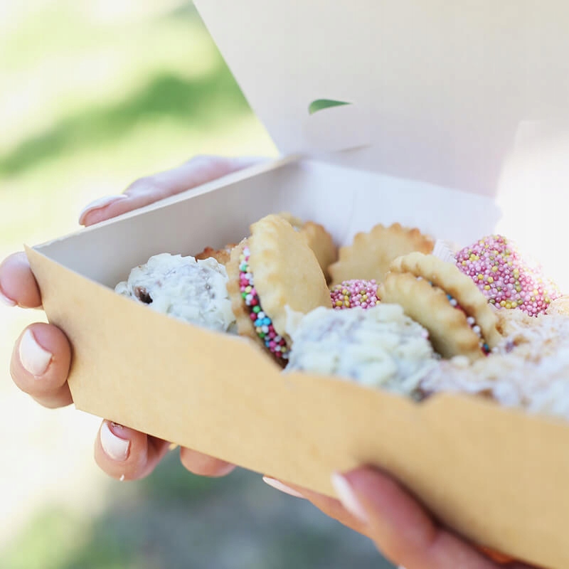 PAPIEROWY POJEMNNIK NA PRZEKĄSKI | 100% recykling EKO | 20x10x5cm 100 szt. Marka Woodeven