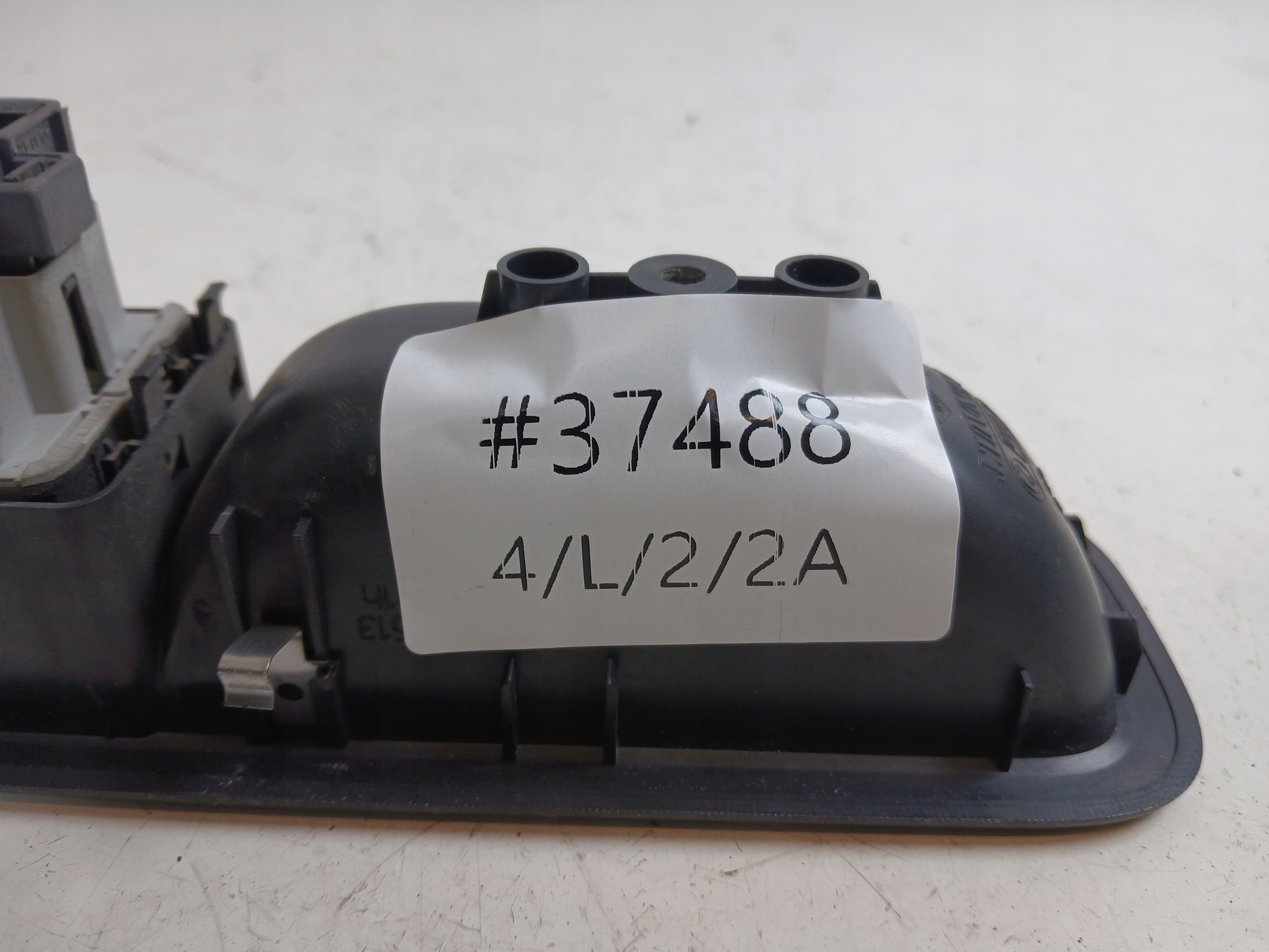 RENAULT CLIO III PANEL okna levý předek 8200356513