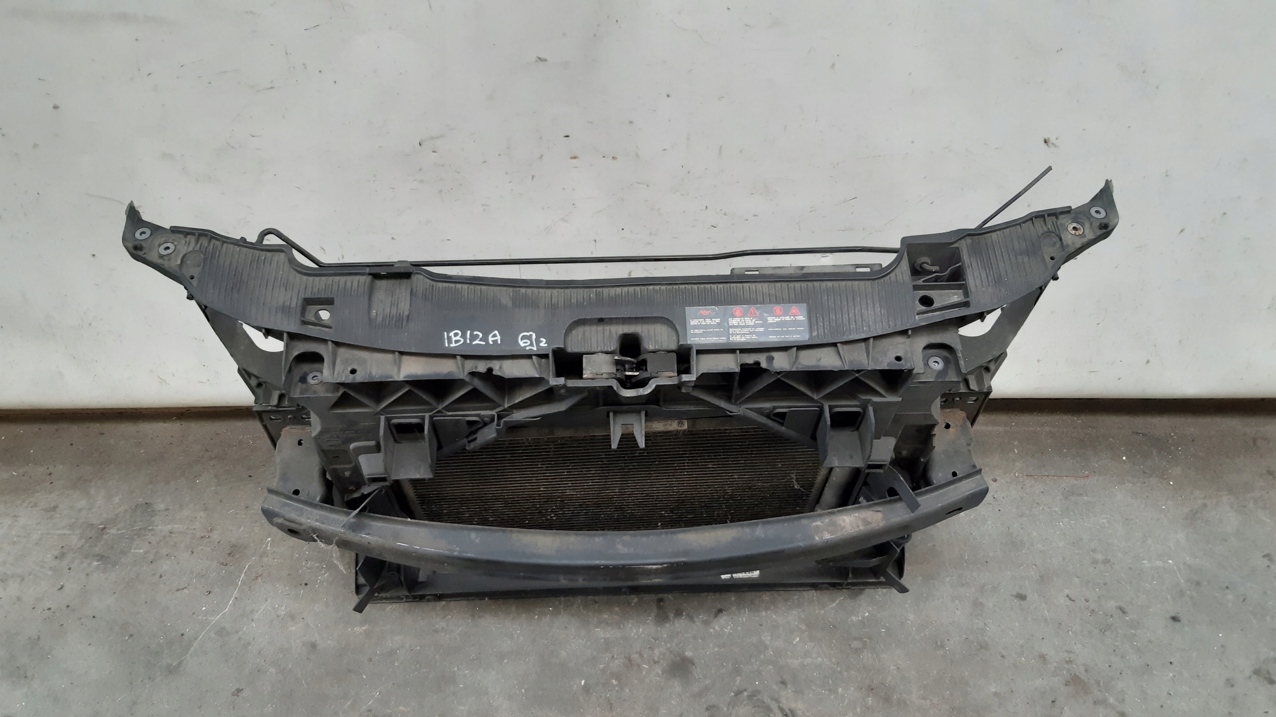 support panel for radiators pillar iron 1,4 16V Seat Ibiza IV 6J