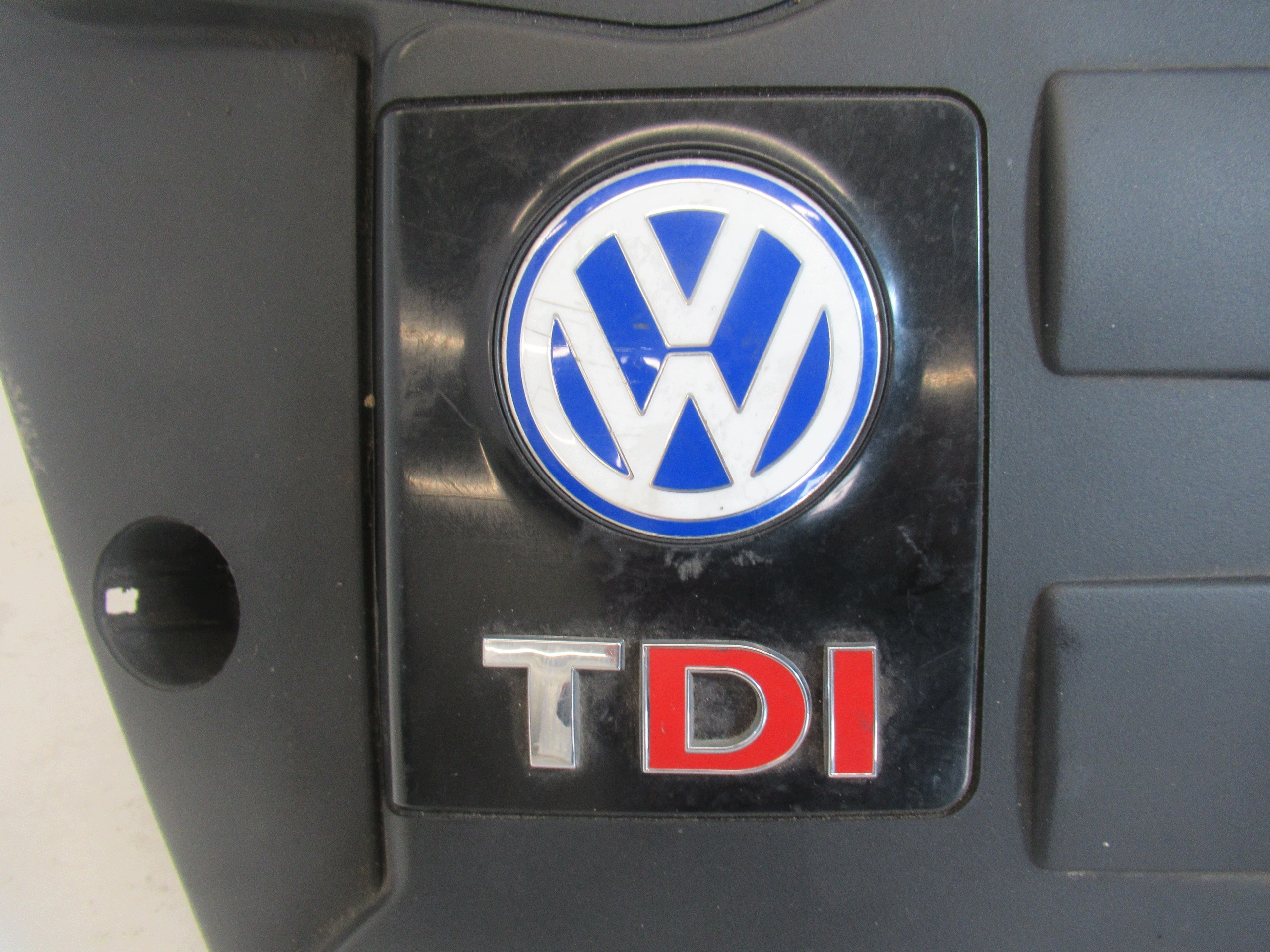Abdeckung Blende Abdeckung DES MOTORS VOLKSWAGEN PASSAT B5 1,9 TDI